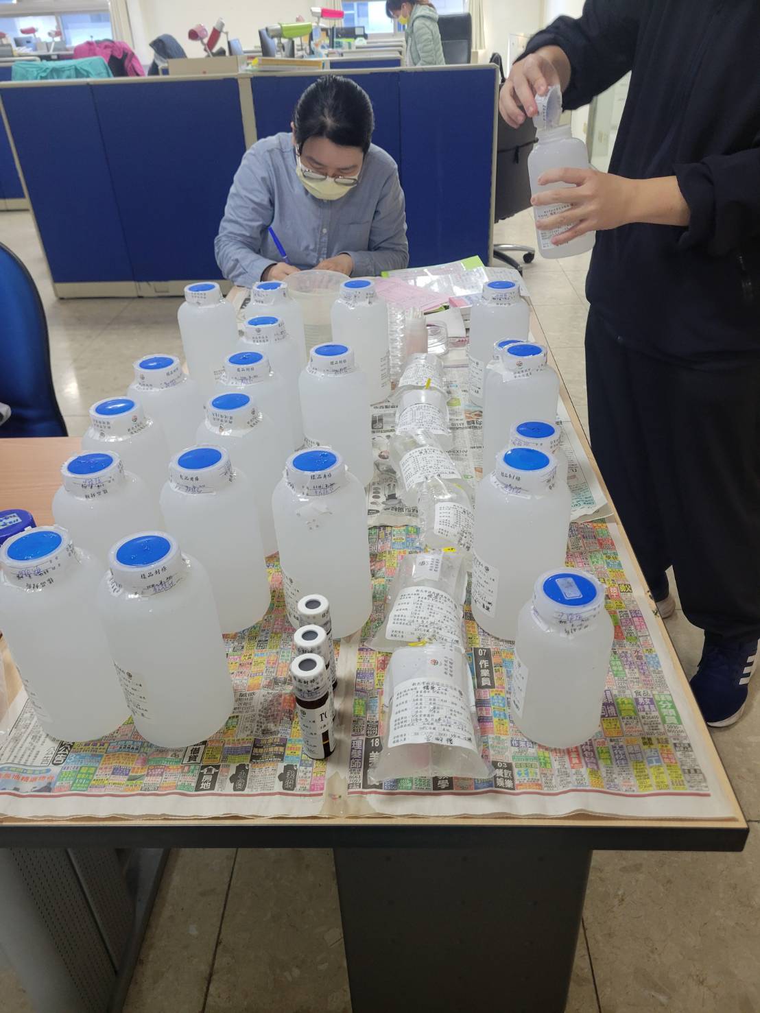 市民可先來電預約，針對取用的井水、山泉水等非自來水水源提供水質檢驗服務，並於指定時間內採集足夠水樣，以乾淨容器盛裝後送至環保局
