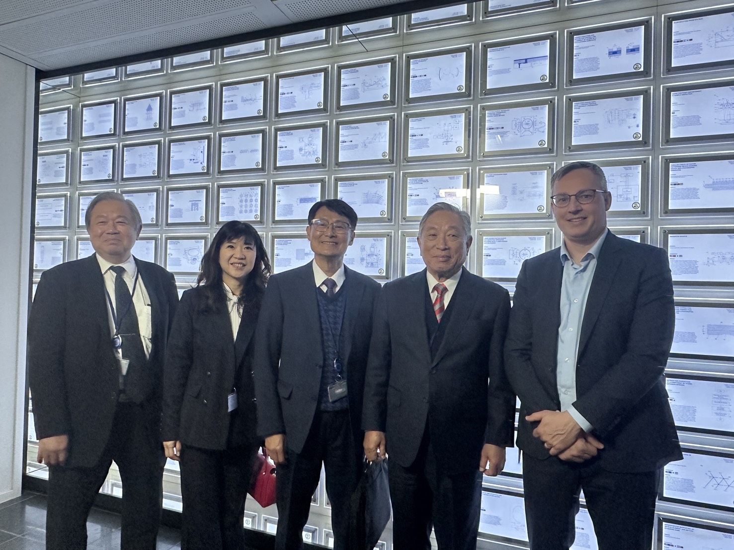 陳純敬副市長前往拜訪全球半導體領導廠商艾司摩爾（ASML），感謝其對新北的投資