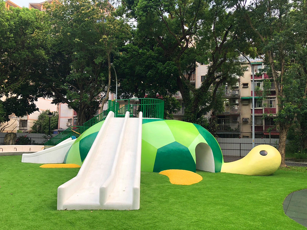 新店區福民公園以海龜設計主題作為全新遊戲場