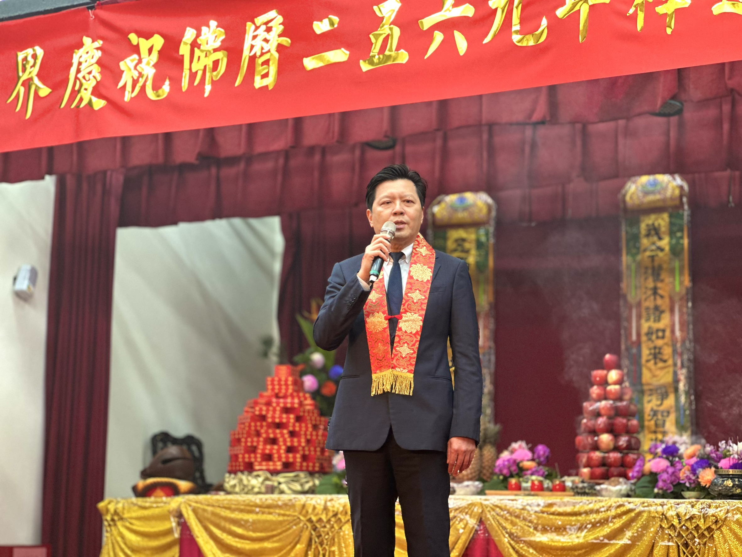 朱惕之提及，浴佛節象徵淨化心靈與促進社會和諧，感佩佛教會長年深耕社會公益。