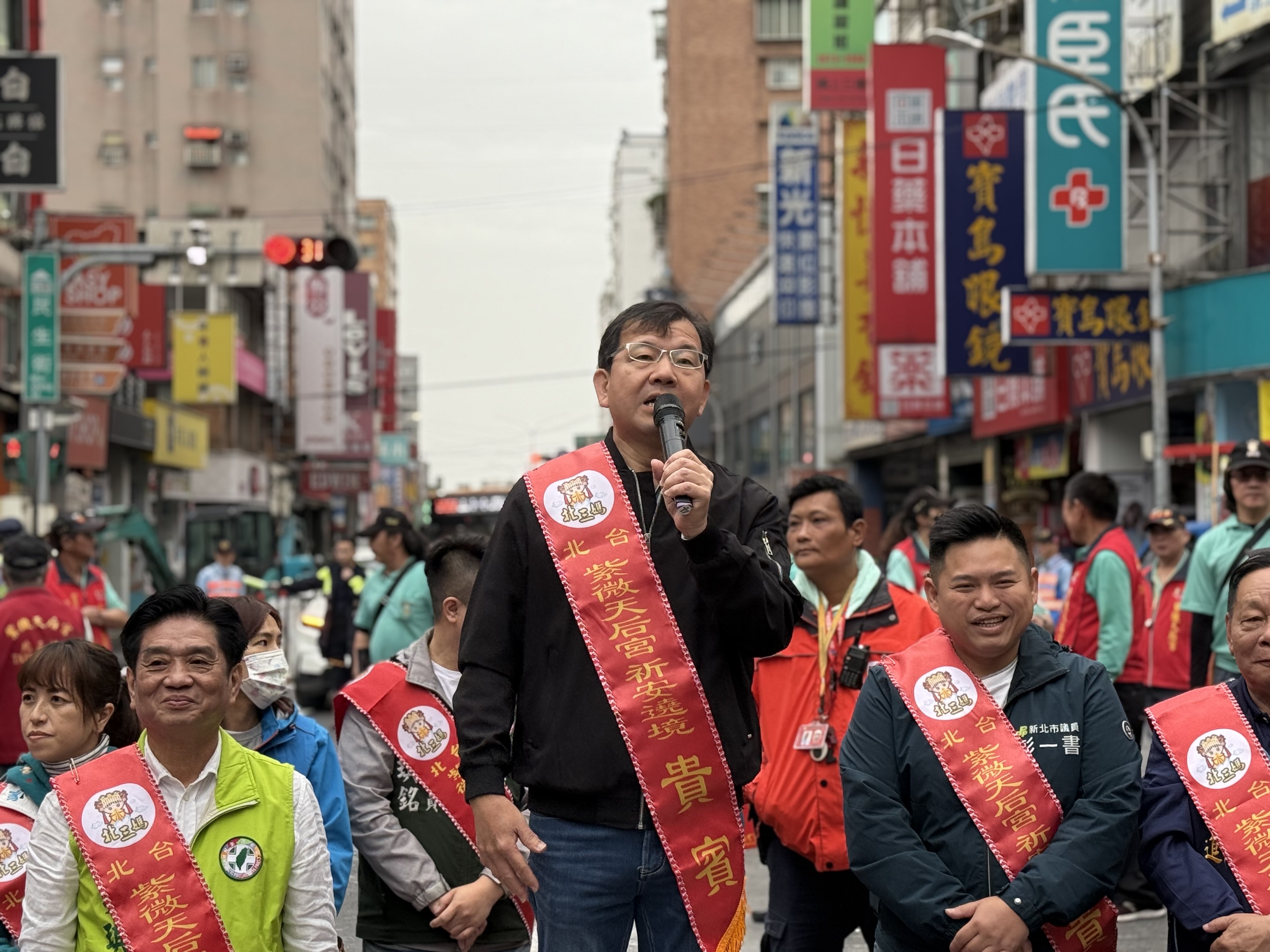 林耀長致詞時提及，感謝廟方致力於公益志業，傳遞社會溫情至每個角落，令人敬佩。
