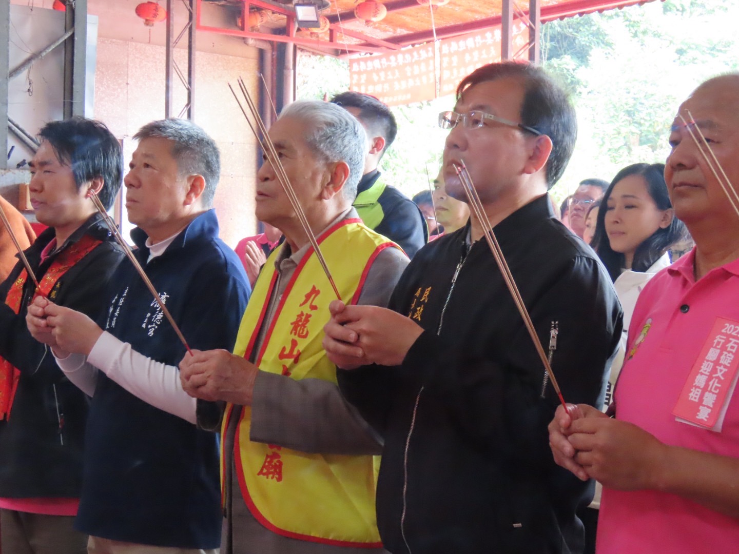 林耀長中午來到石碇九龍山上帝公廟，參與「石碇文化饗宴-行腳迎媽祖」活動。