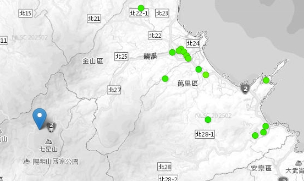  目前新北市萬里區及金山區山區處於火災下風處，空氣品質感測器無異常情形，請民眾安心，環保局將持續掌握最新狀況
