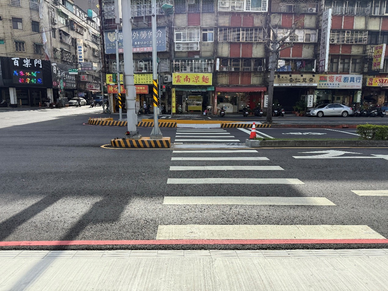 新莊區中華路與中誠街口行穿線退縮