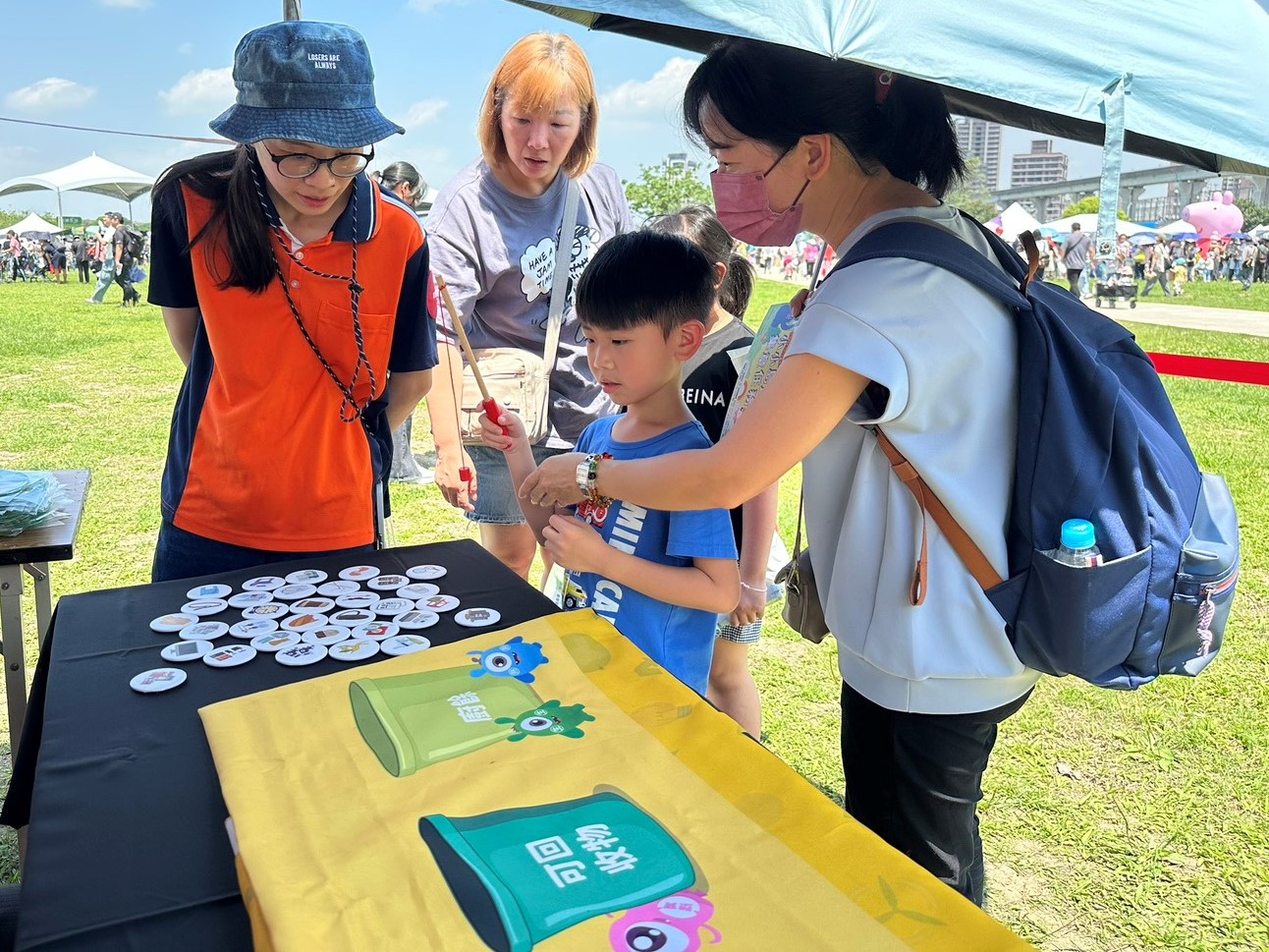 「天才小釣手」遊戲讓家長和孩子們在輕鬆愉快的氣氛中，學習環保知識，收穫滿滿