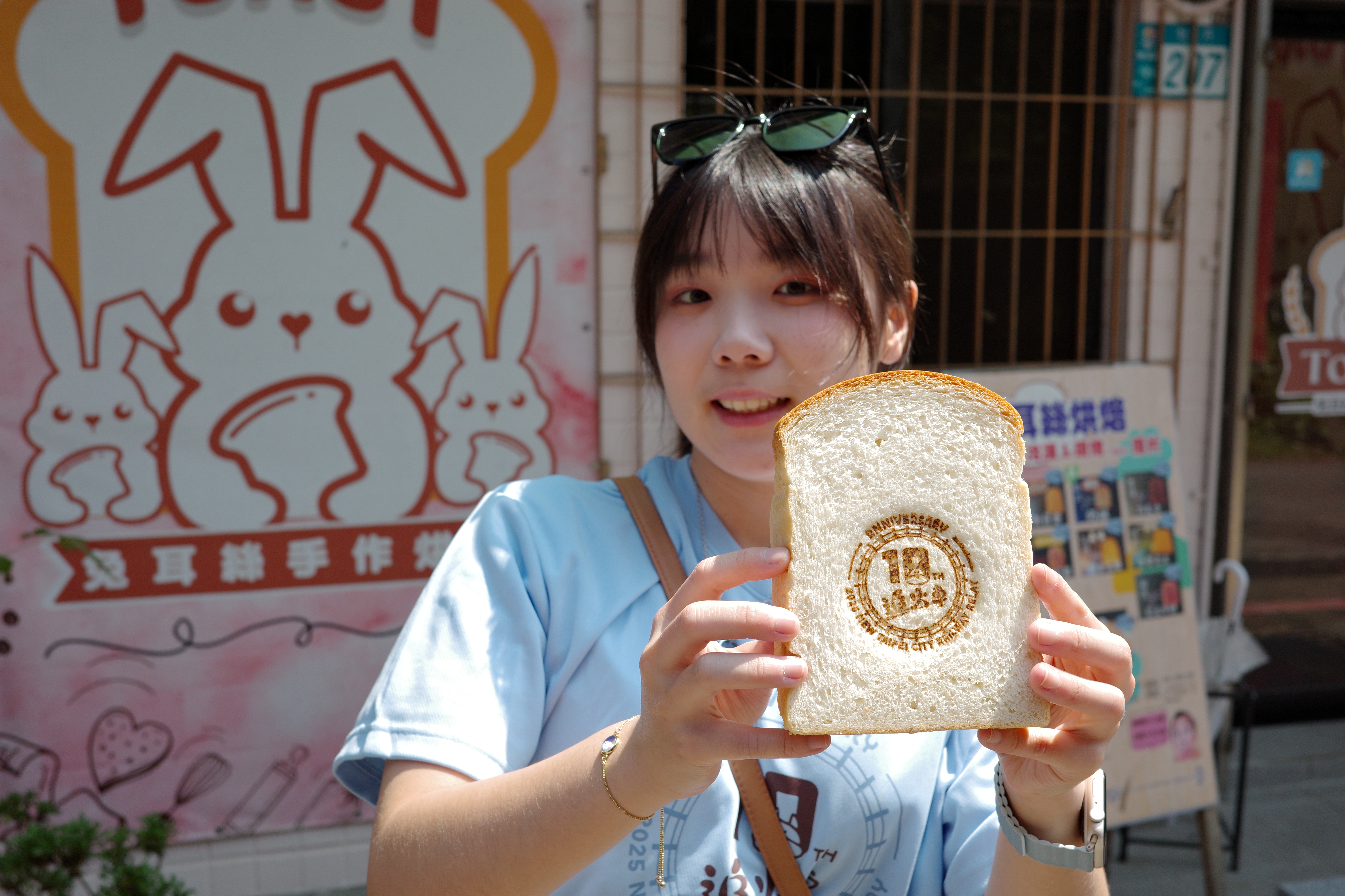  今年與貢寮、雙溪在地店家推出鐵道馬10週年專屬聯名限量好物，歡迎大家來消費，共同紀錄今夏最歡樂的回憶。