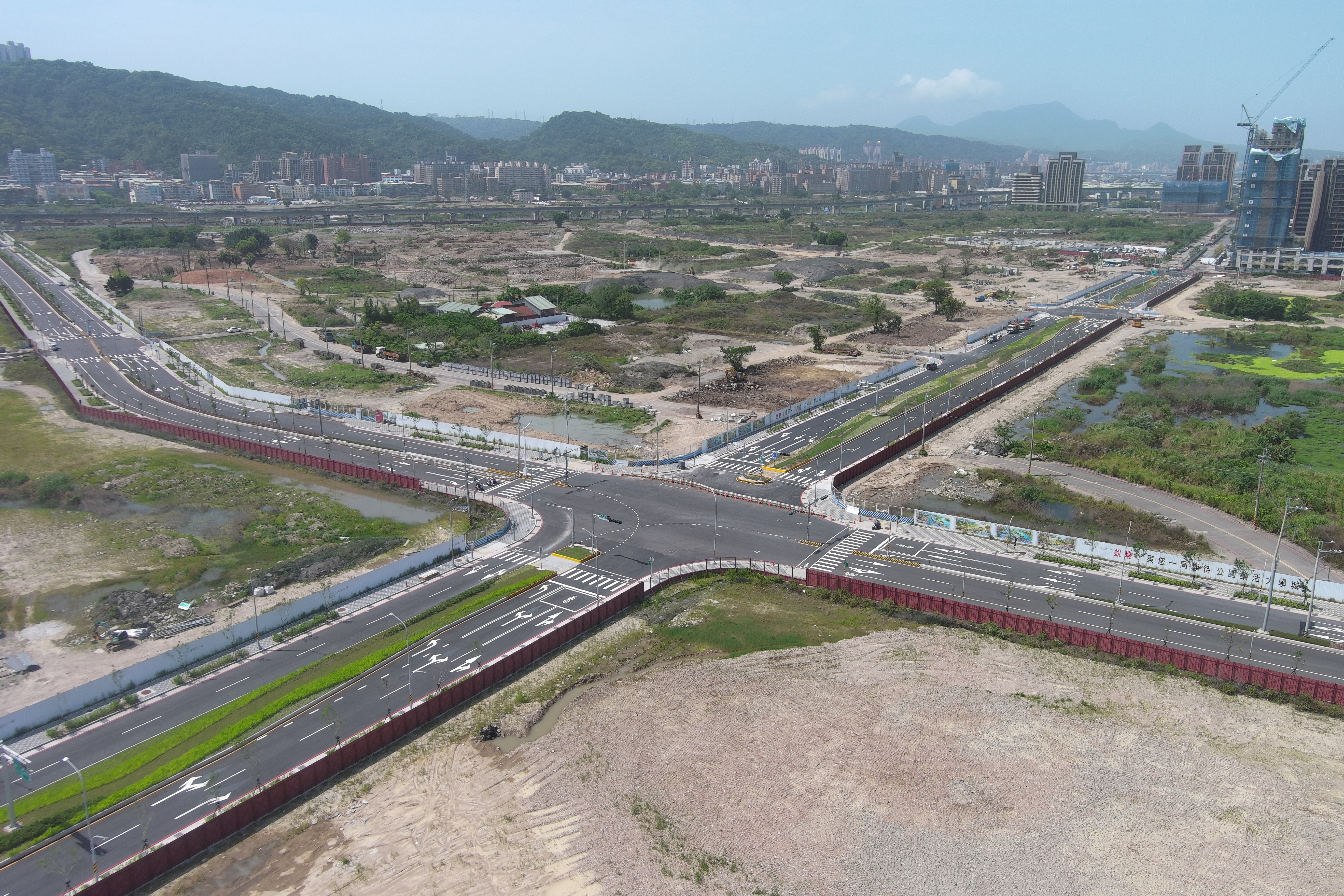 20250421塭仔圳交通路網逐漸形成，有效改善區域交通。新北市政府提供.jpg
