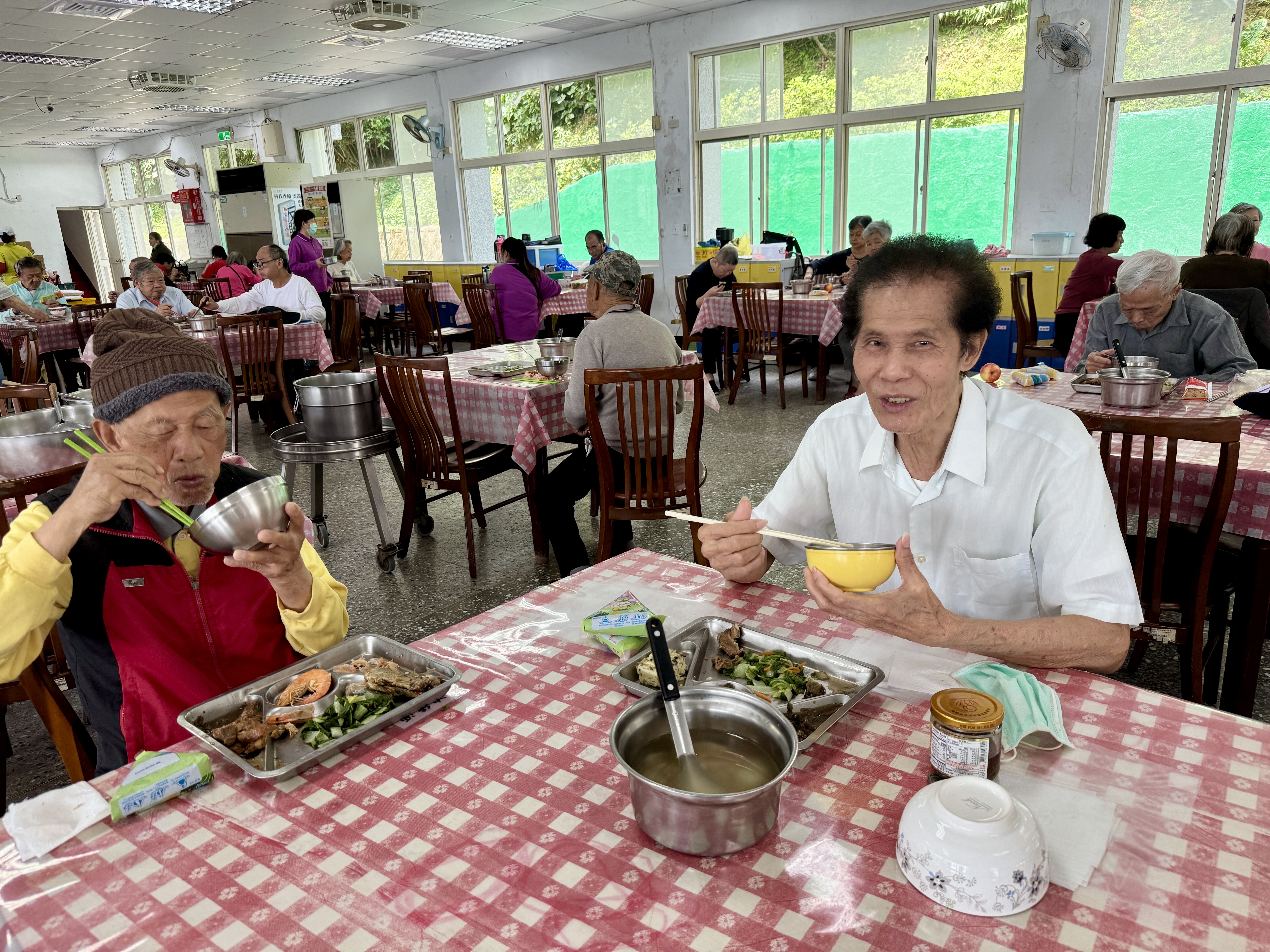仁家長輩在營養師陳雅君的菜單和尉遲君的掌廚下 三餐都吃得既營養又健康