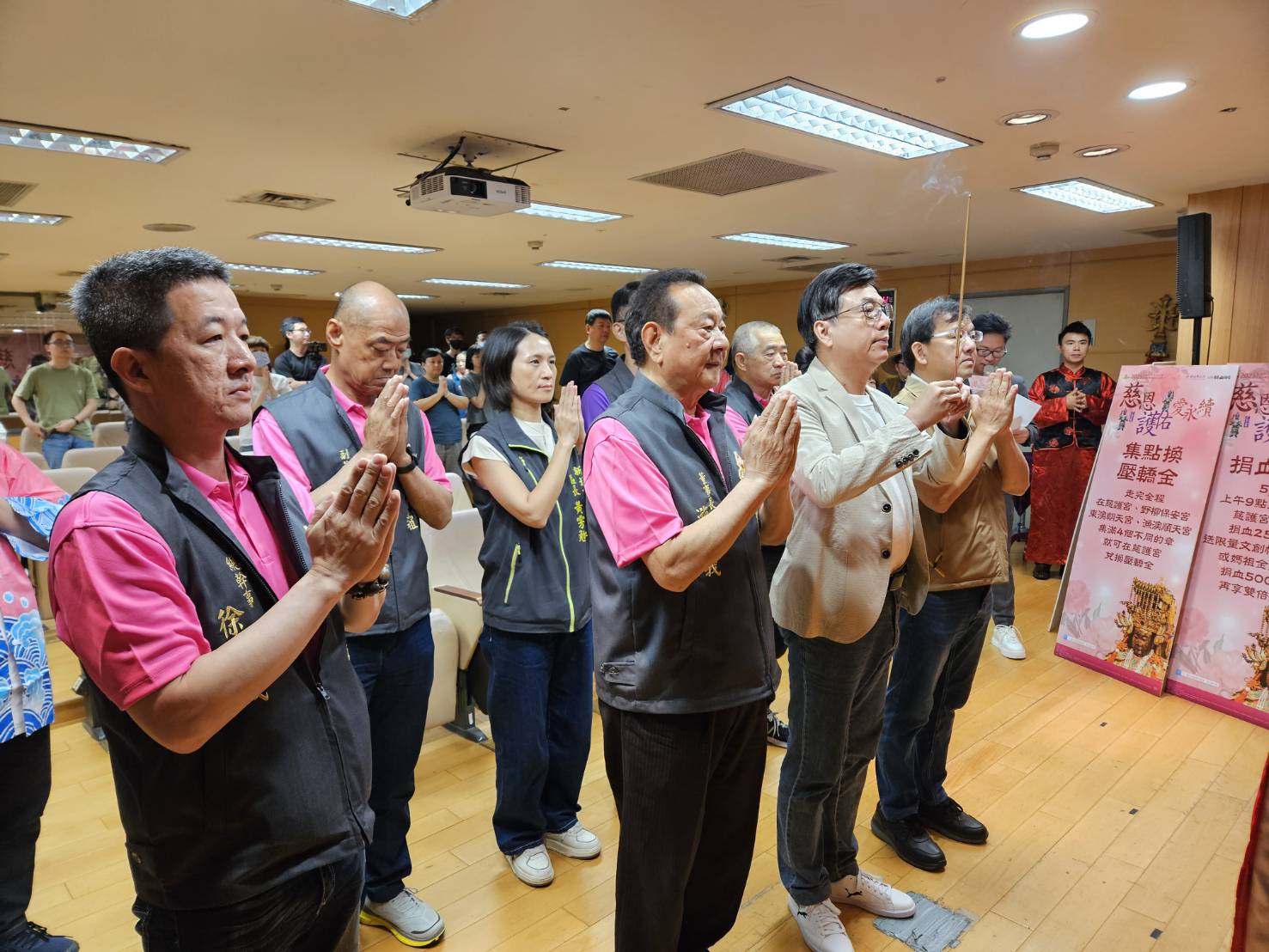 03.記者會參拜祝禱