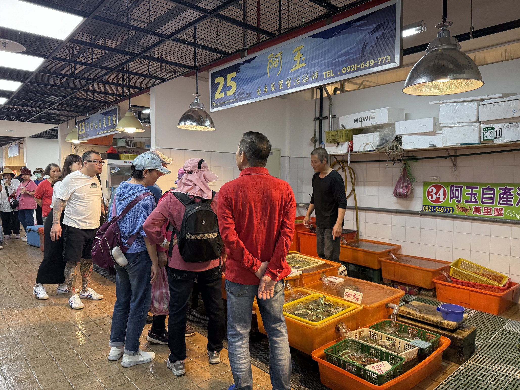 龜吼漁夫市集為熱愛海鮮的民眾一定要朝聖的知名漁市