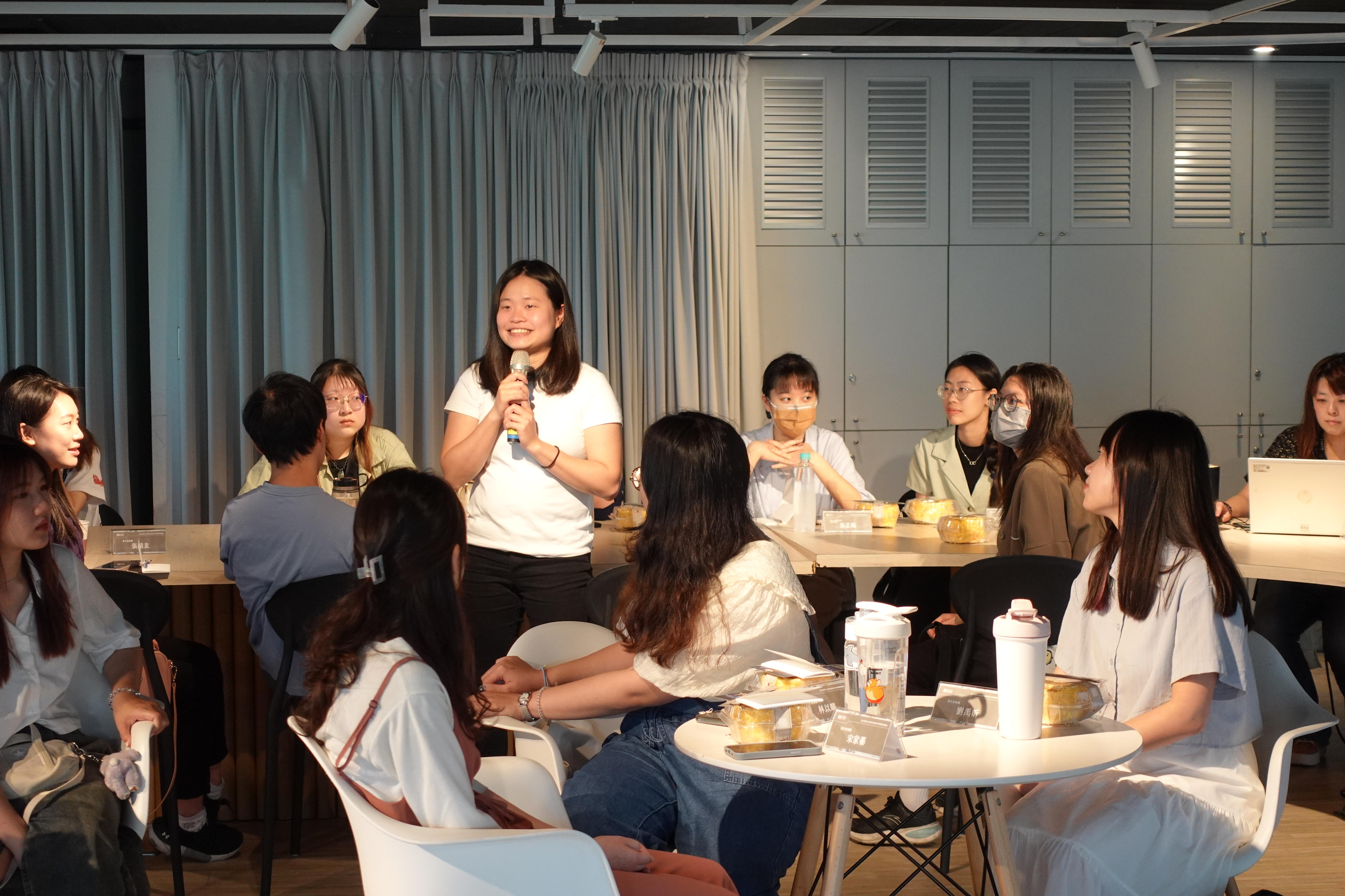 2.新北哈客青年智庫團團員互相交流彼此對新北都會客家的想法