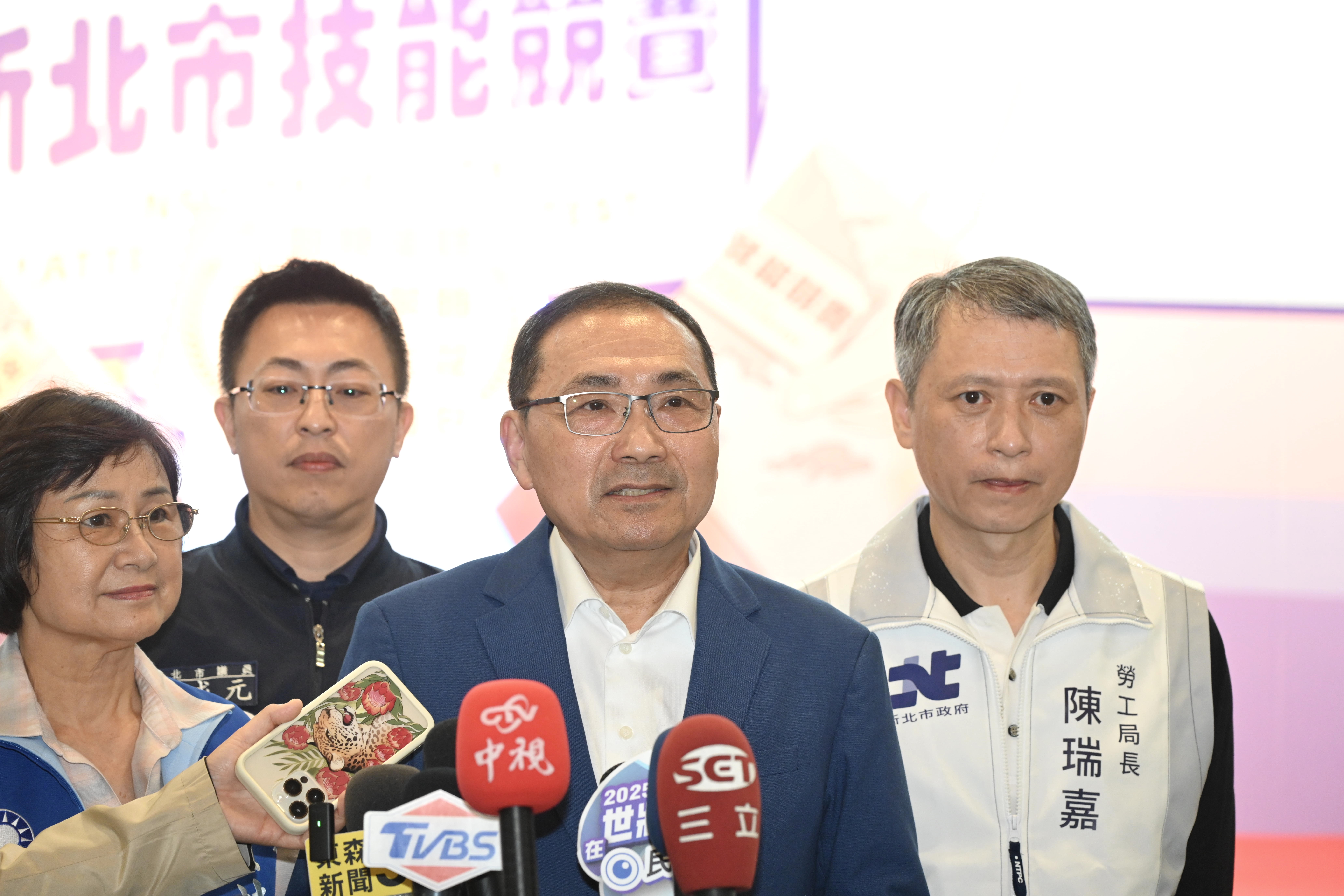 新北技能競賽項目有翻糖蛋糕、奶油蛋糕裝飾、咖啡拉花及首度加入的國際級競賽項目藝術麵包
