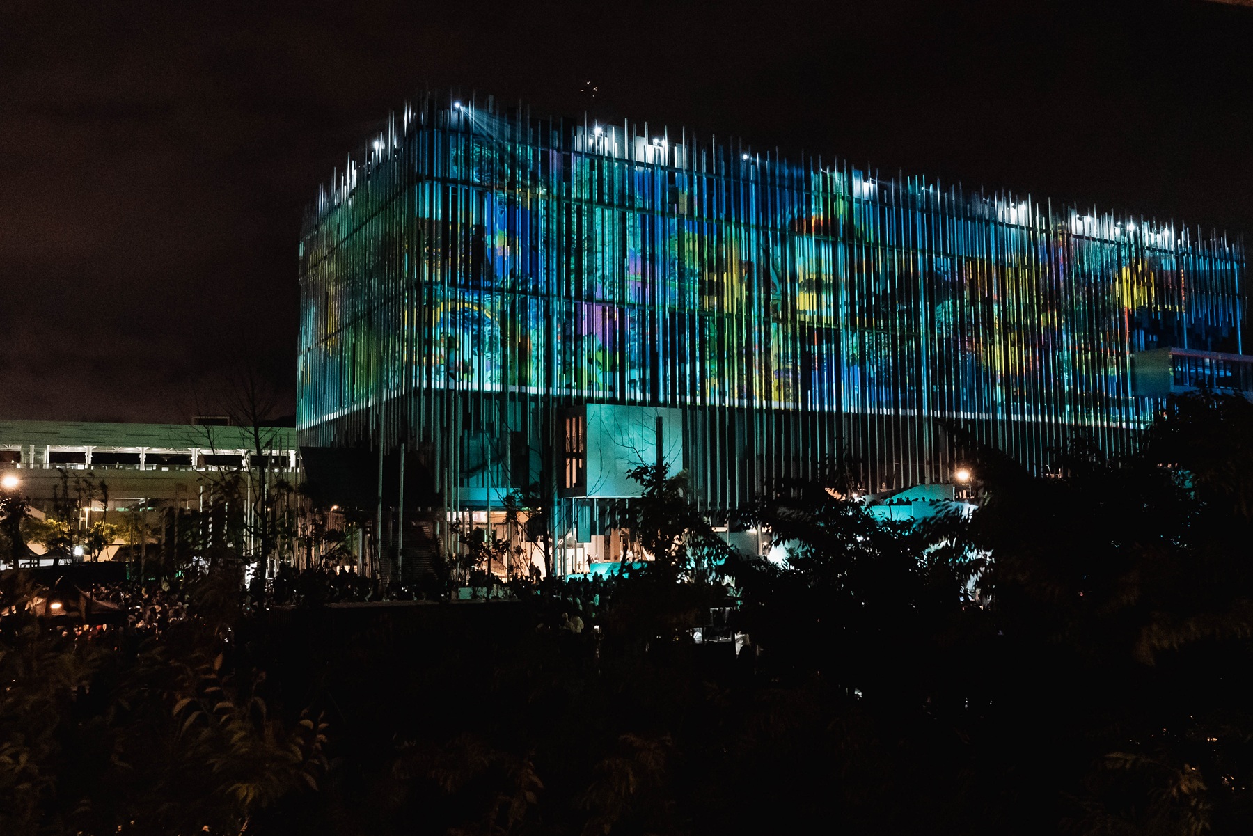 新北市美術館開館活動建築光雕。