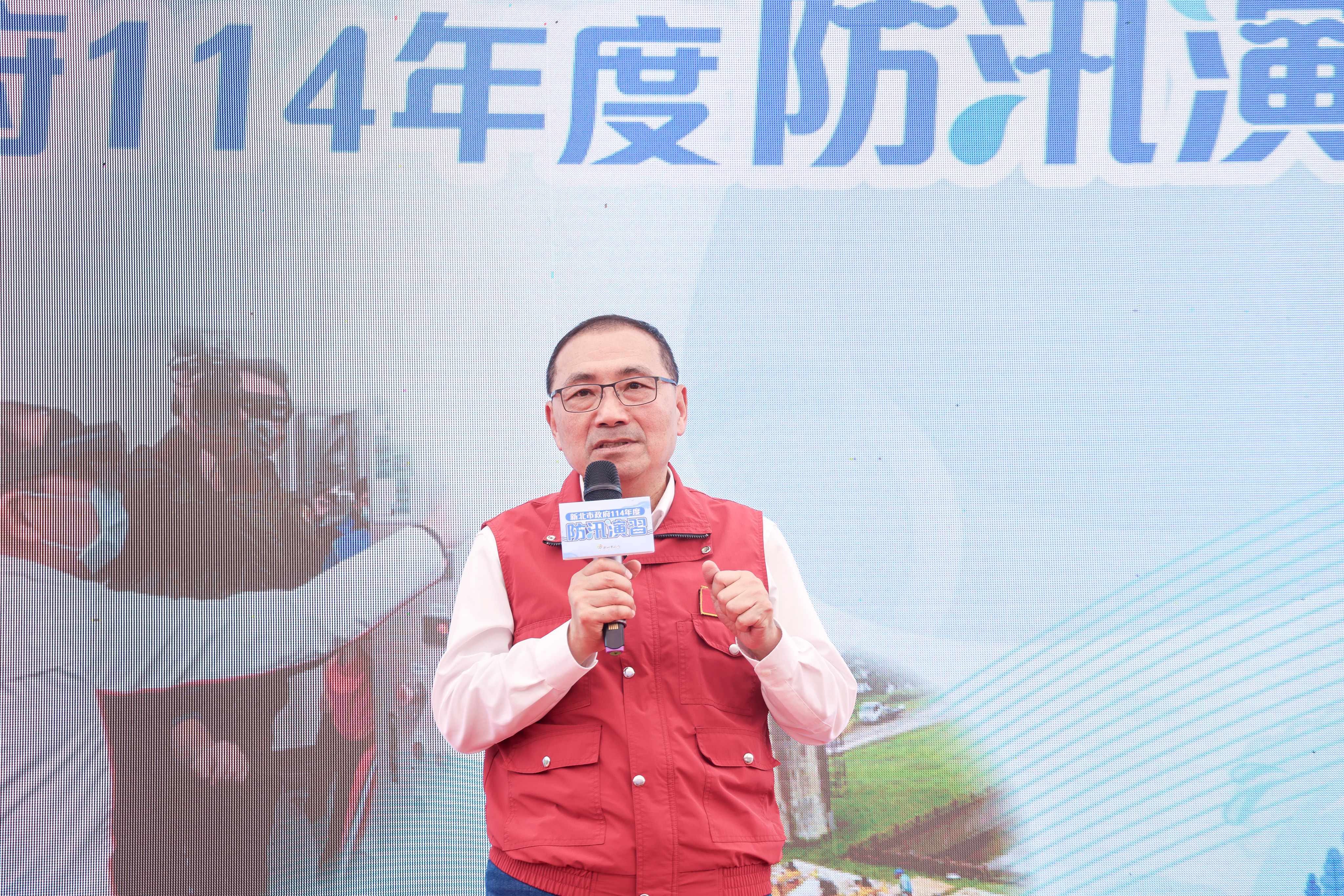 侯友宜表示，面對極端氣候影響，新北市因應轄內多元地貌型態持續精進防汛應變機制。