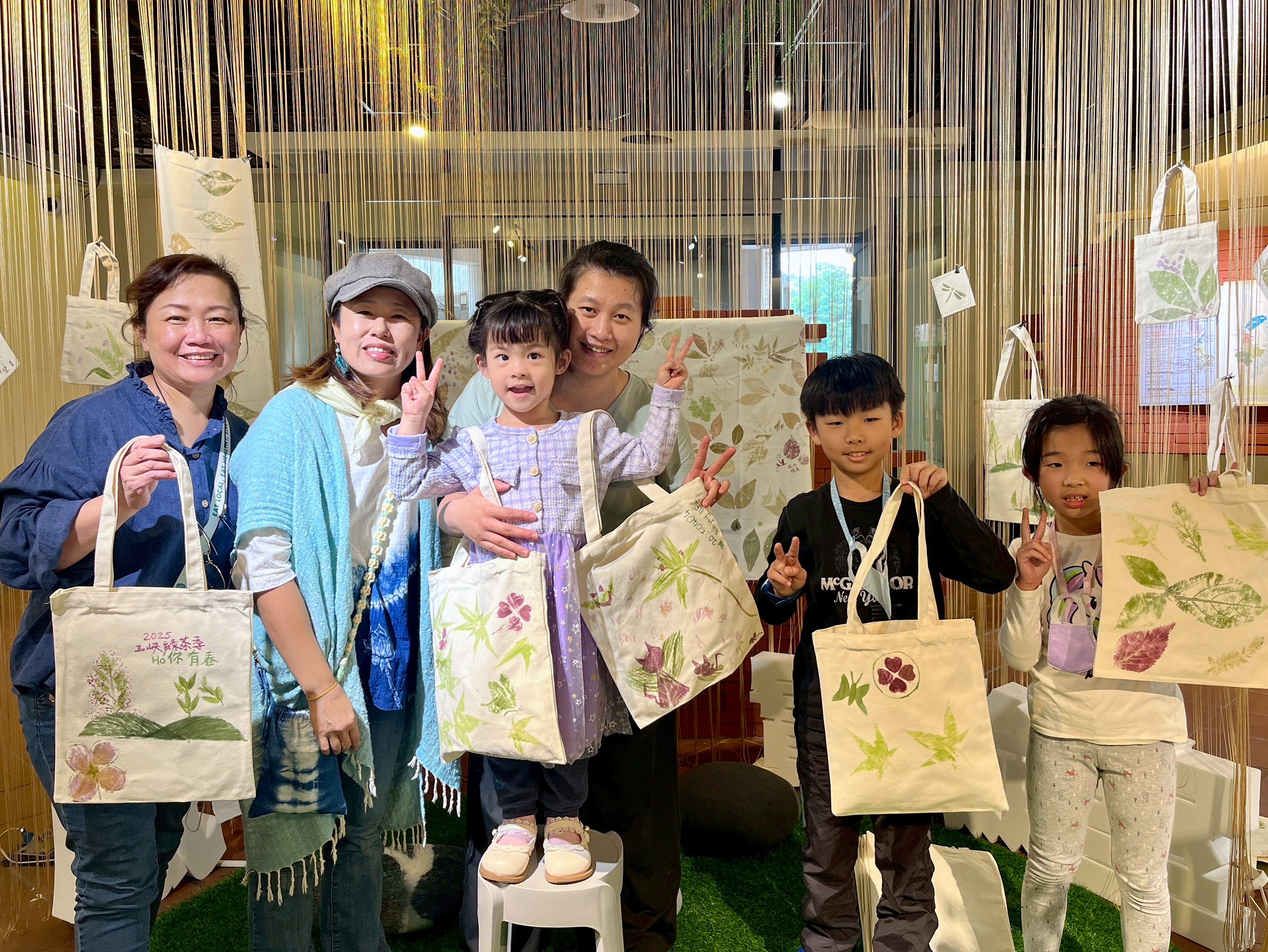 親子植物染拓印提袋，感受自然與手作樂趣