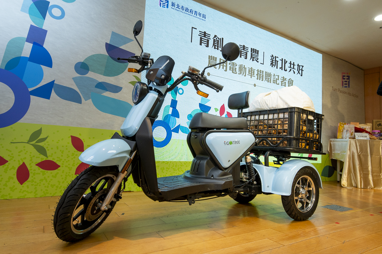由飛拓數位科技股份有限公司提供青農體驗的農用電動車。