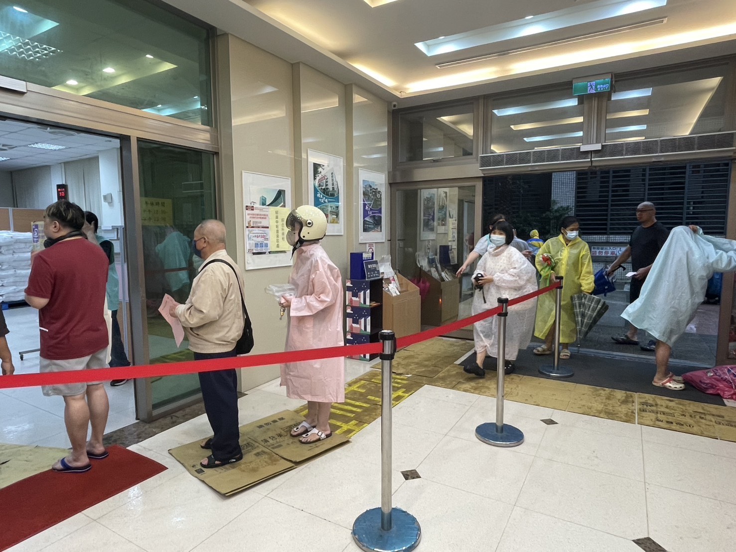 另安排福營行政中心提供民眾領取白米