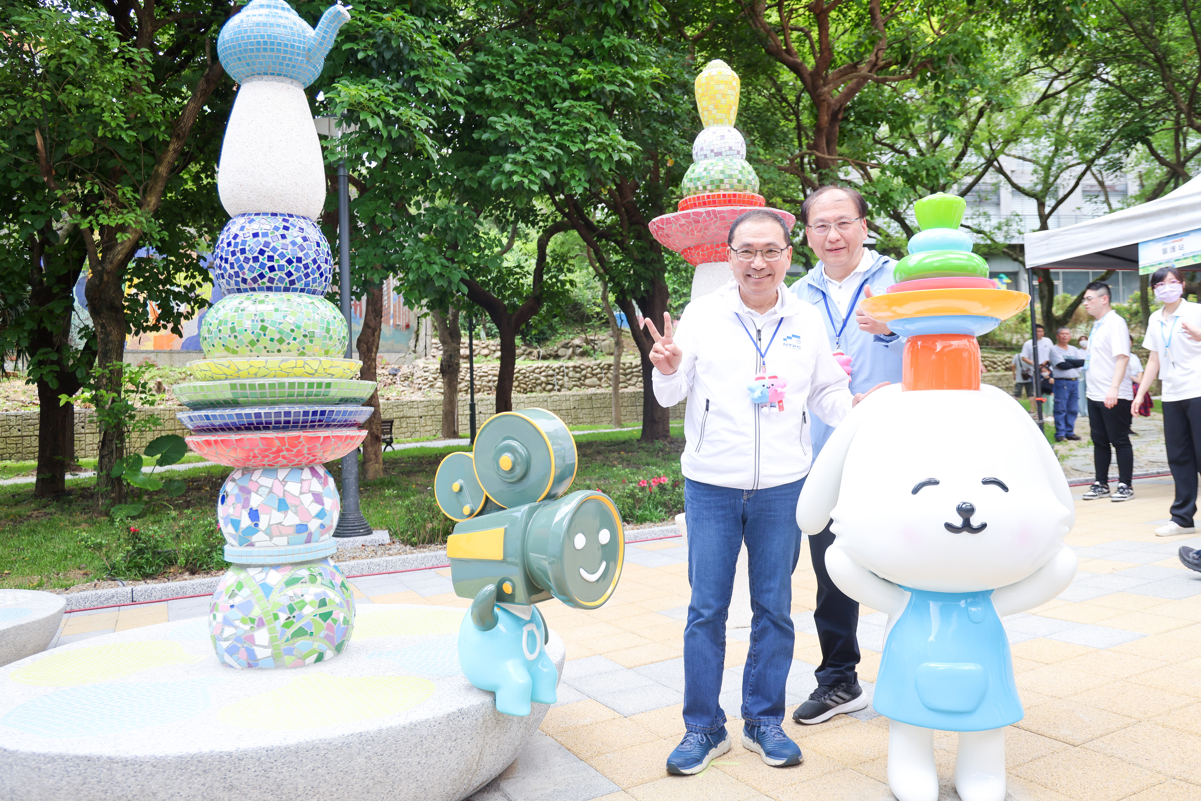 侯友宜表示，公三公園利用捷運三鶯線陶瓷老街站體下閒置空間規劃為共融公園，打造休憩共享綠地。
