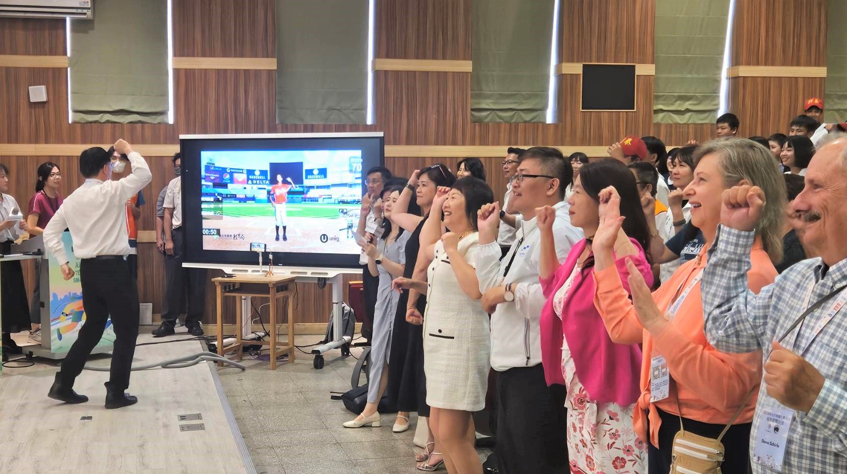 現場參與人員一同體驗Uniigym平台