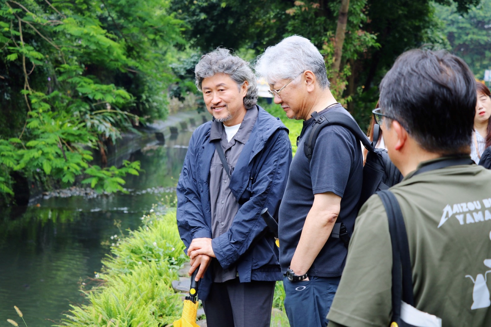 日韓館長們走訪米粉寮溪，了解復育溪流生態。