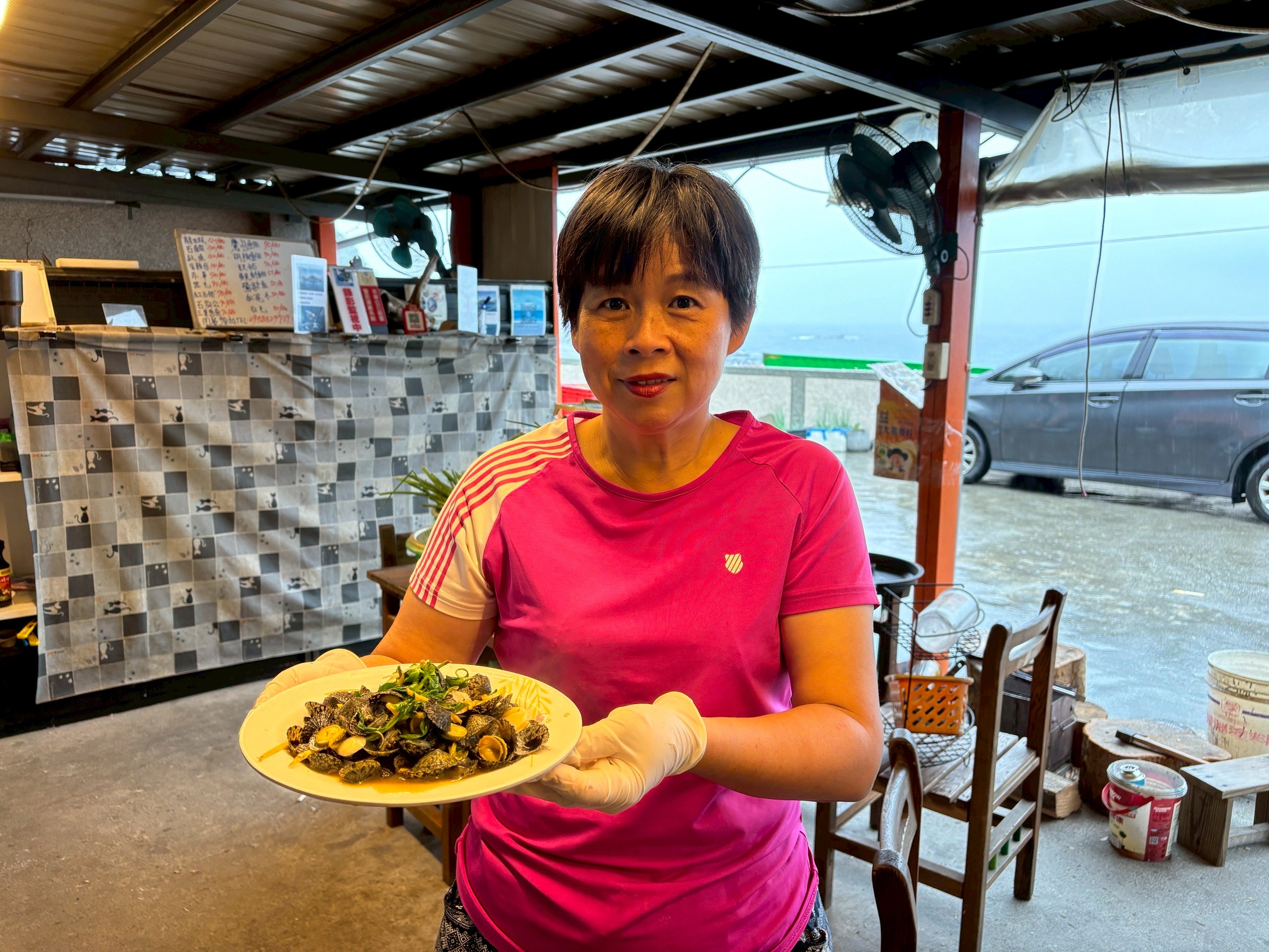 九層塔炒笠螺，香氣撲鼻