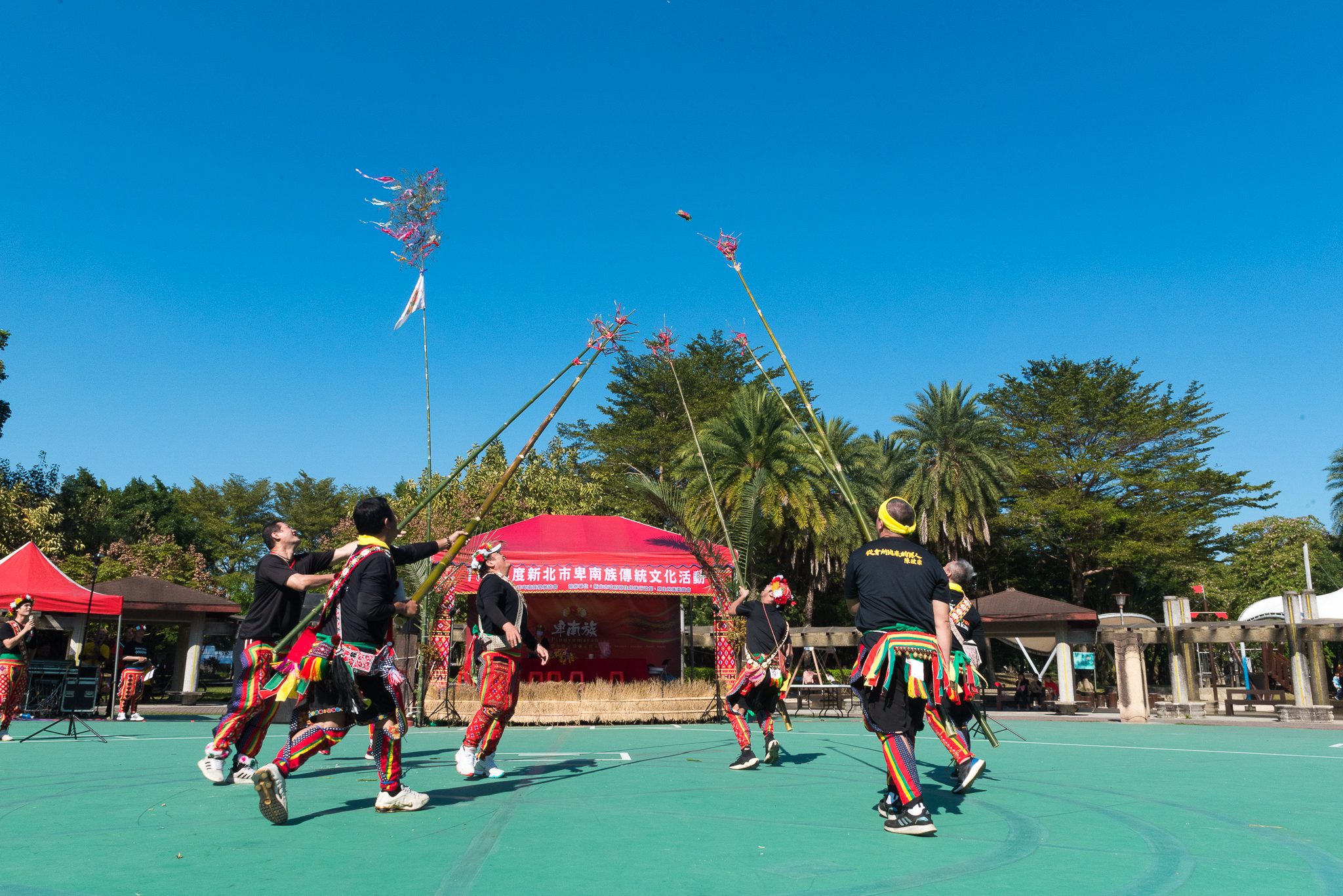 卑南族傳統文化活動（新北市政府原住民族行政局提供）