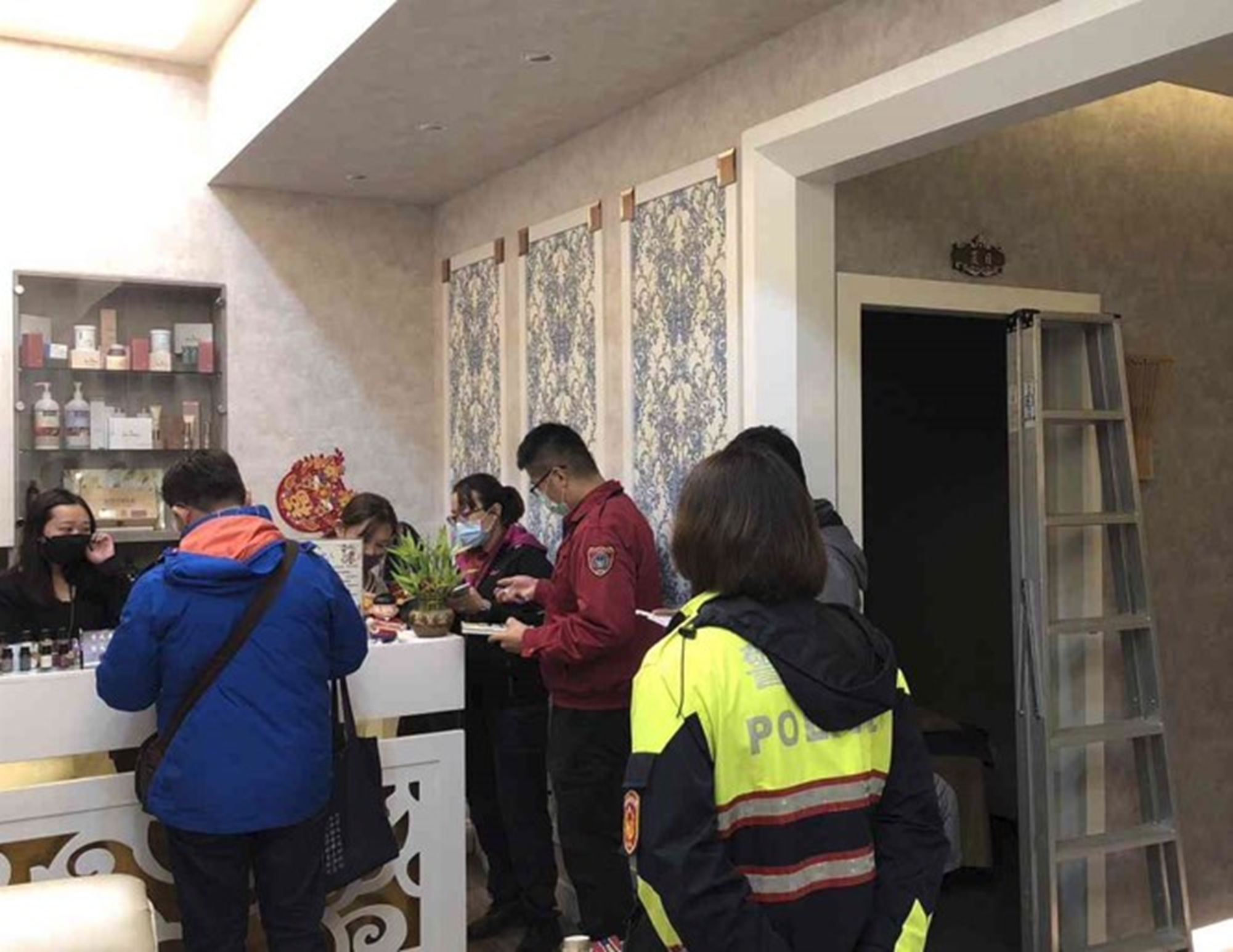 近期屢破獲瘦身美容業掛羊頭賣狗肉實際從事色情行業，新北市府遂將瘦身美容業列為特定行業，即日起生效