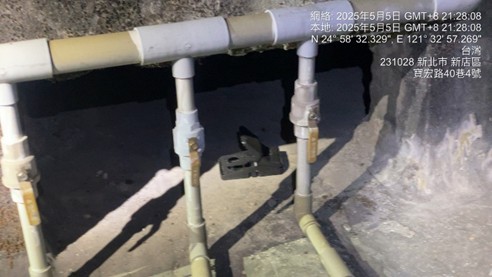 民眾於住家公寓頂樓處放置捕獸鋏，後續動保處派員稽查並沒入。