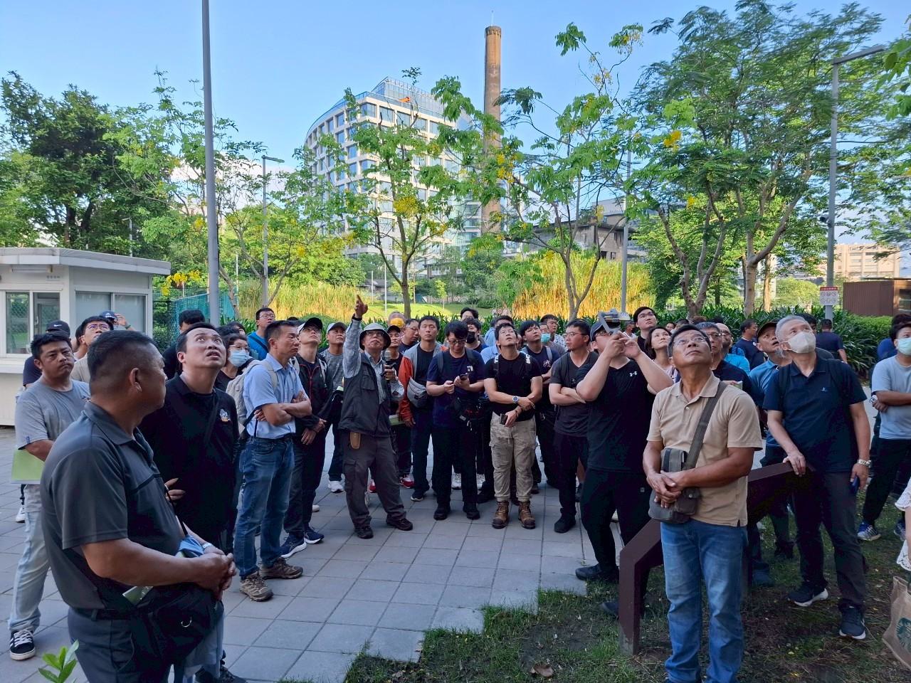 新北市景觀處每年協助培訓第一線專業修剪護樹人力與推廣相關知識，培育種子人才共同推廣城市綠美化