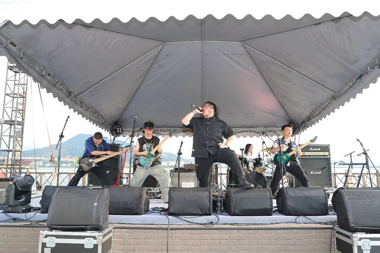  30強樂團今（20日）起在淡水漁人舞台競賽，爭奪「海洋獨立音樂大賞」年度最強樂團寶座。