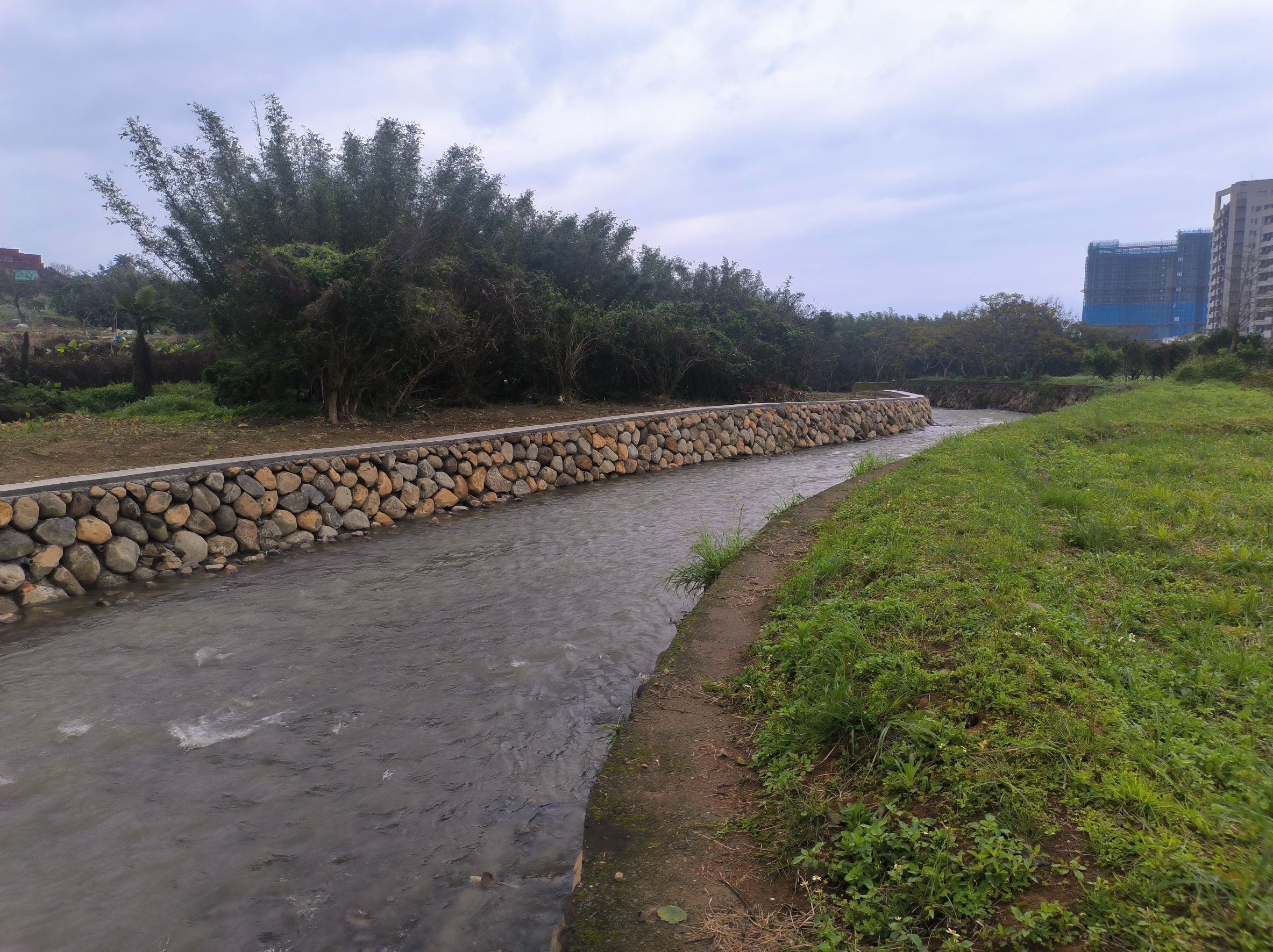 錫板溪經過砌石護岸之復建改善，強度更升級