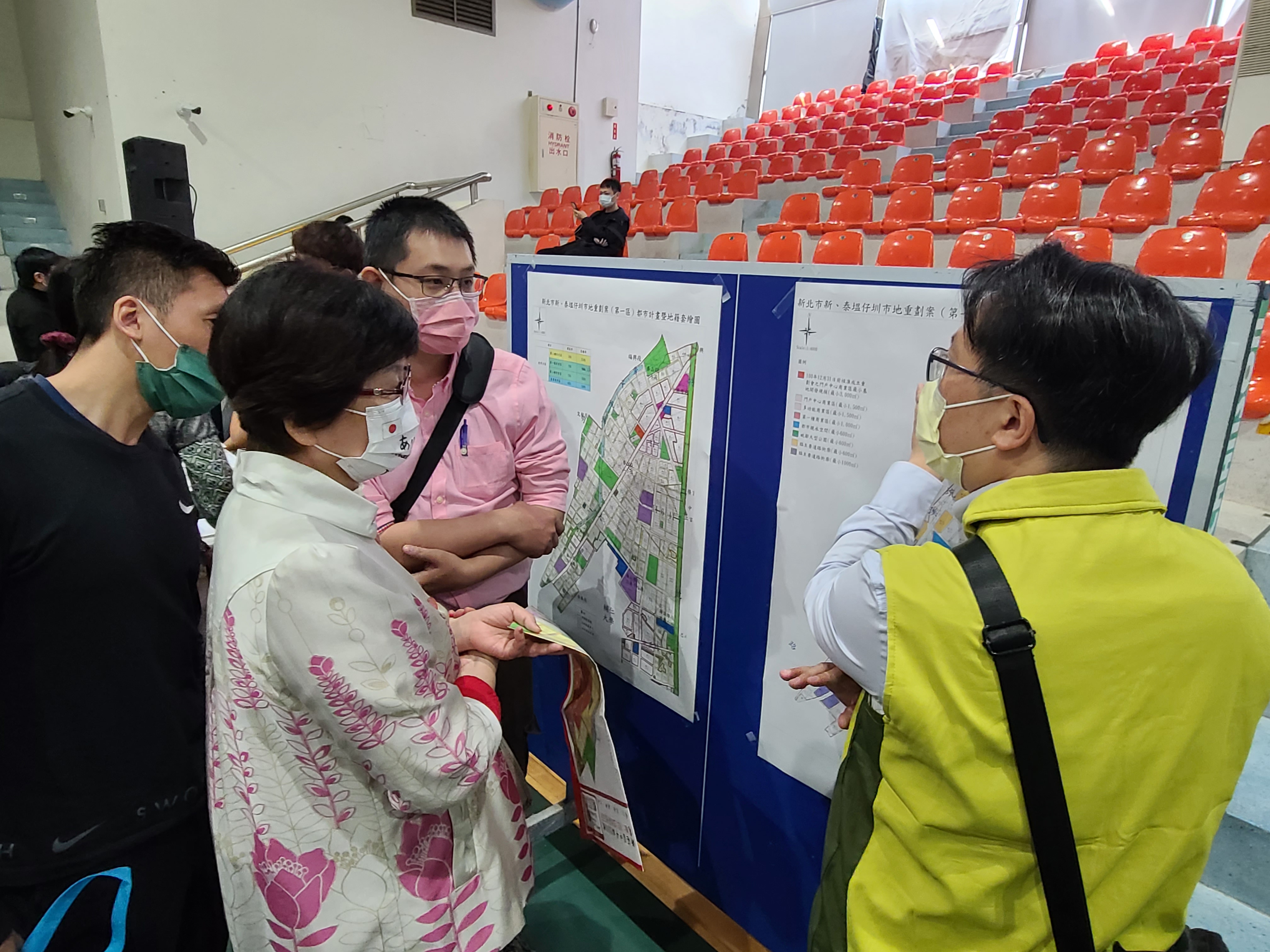 塭仔圳第一區土地分配結果27日起公告。圖為日前舉辦的配地說明會現場。