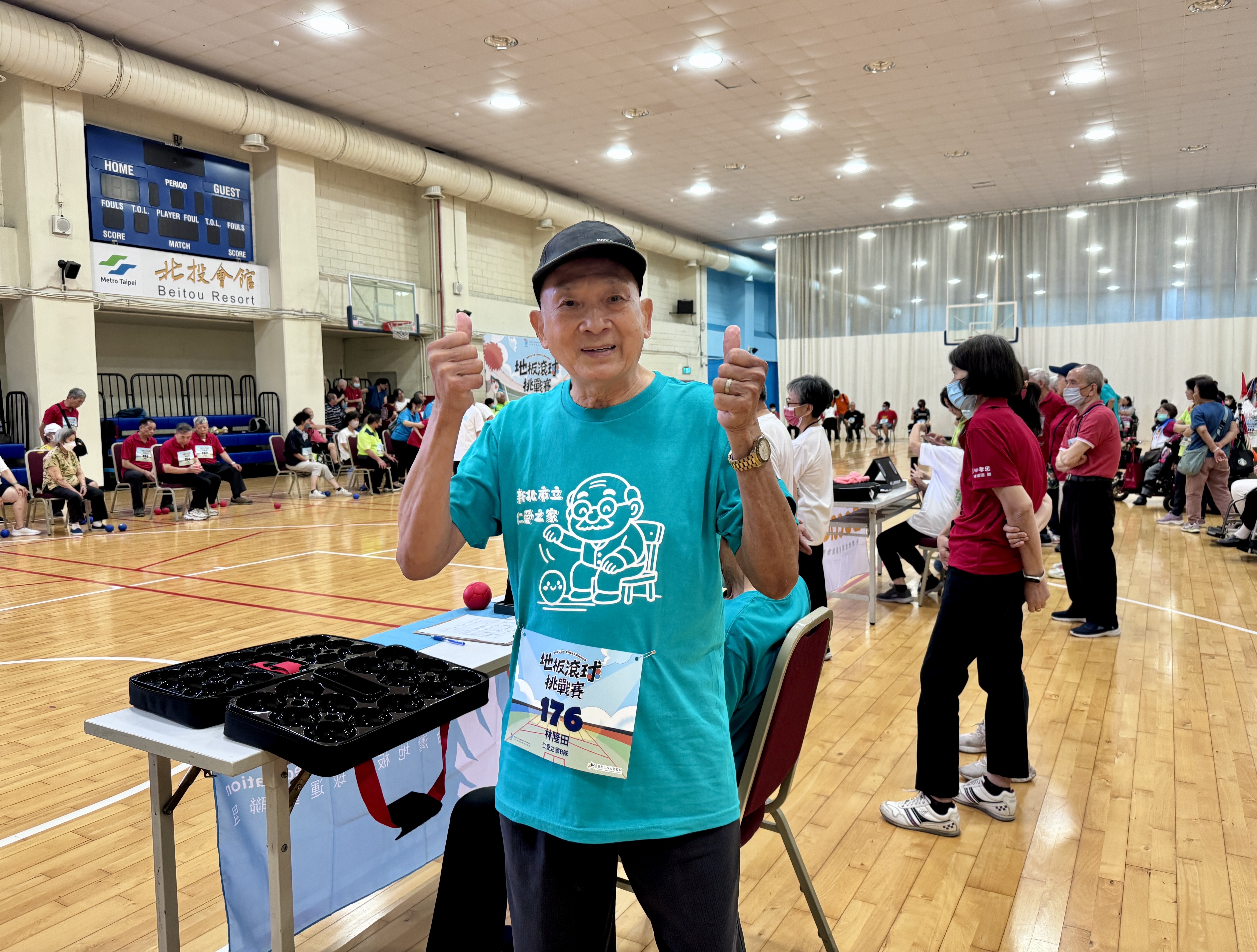在賽場上展現滿滿活力的87歲陳玉錦長者，是這次地板滾球賽最年長的參賽者