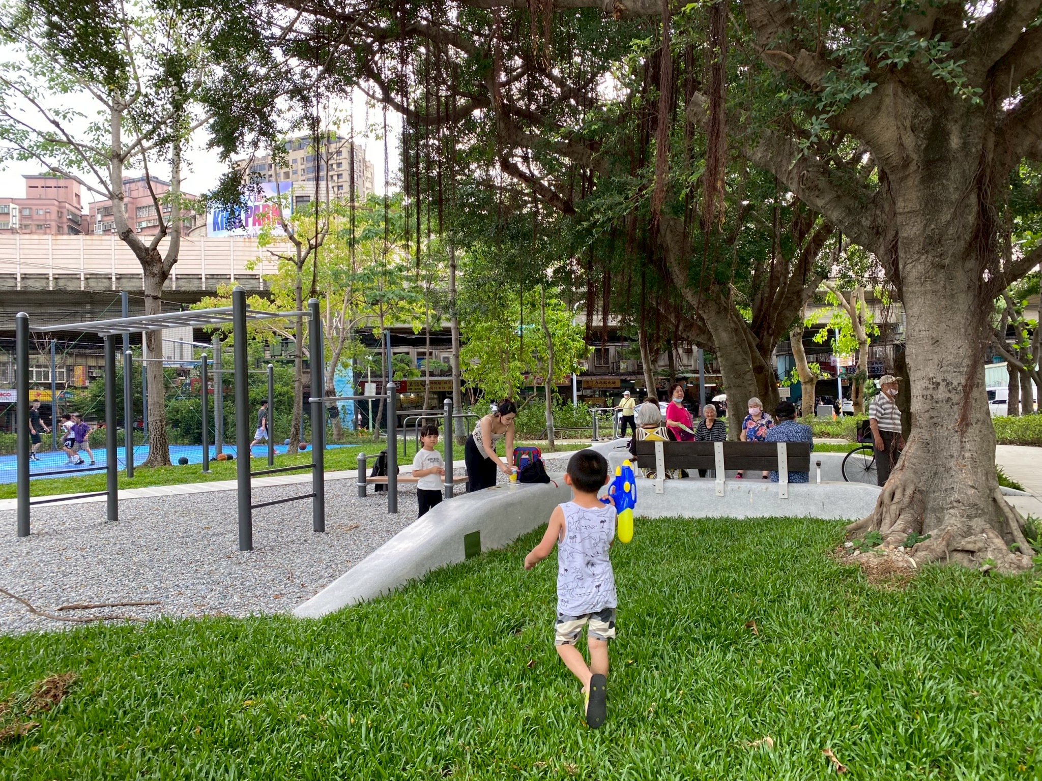過圳公園活動民眾