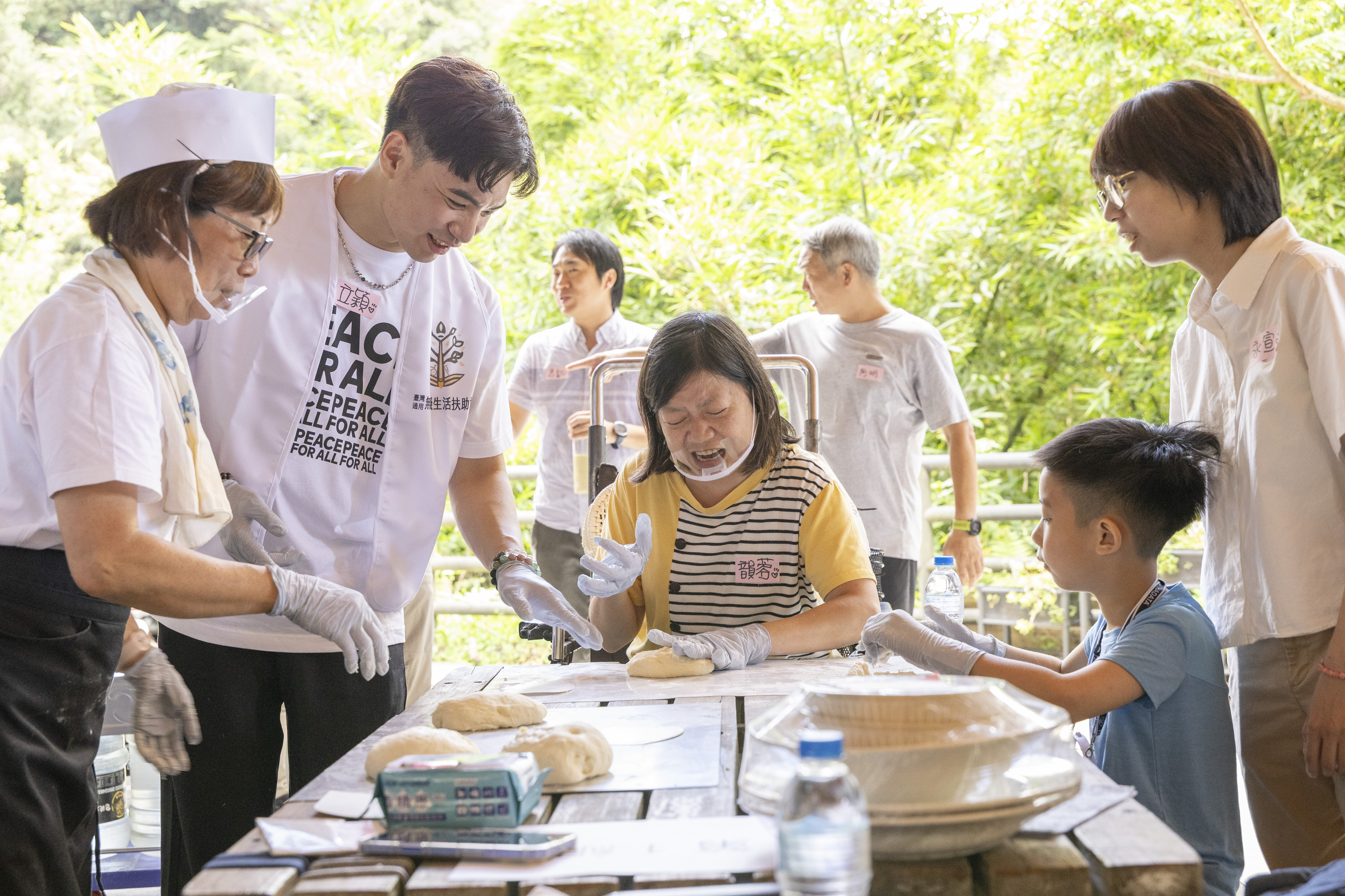 另外也結合手作烘焙的體驗，讓身障族群能安心參與、展現自我。