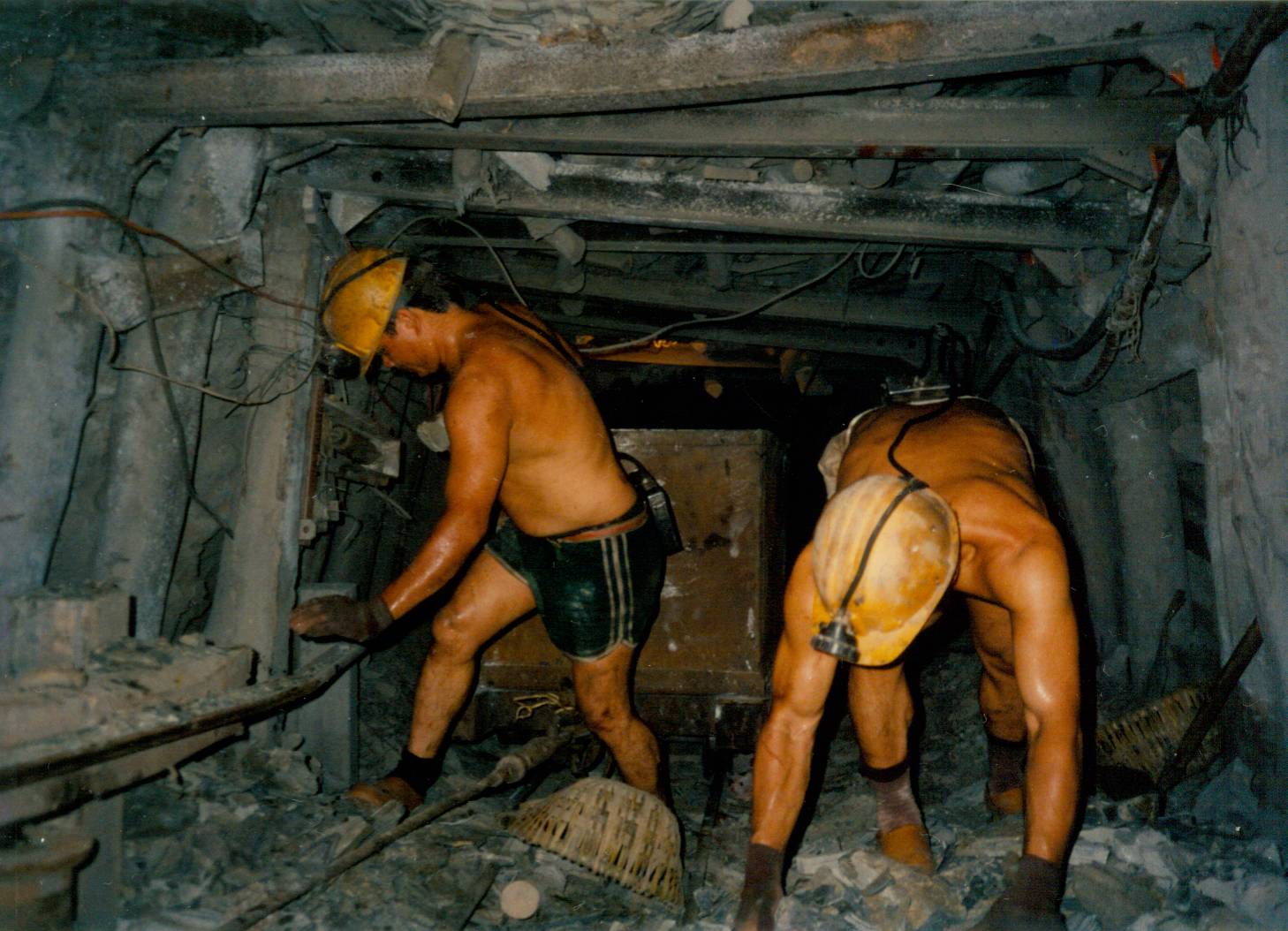 礦工工作情形1，由侯硐礦工文史館周朝南先生提供