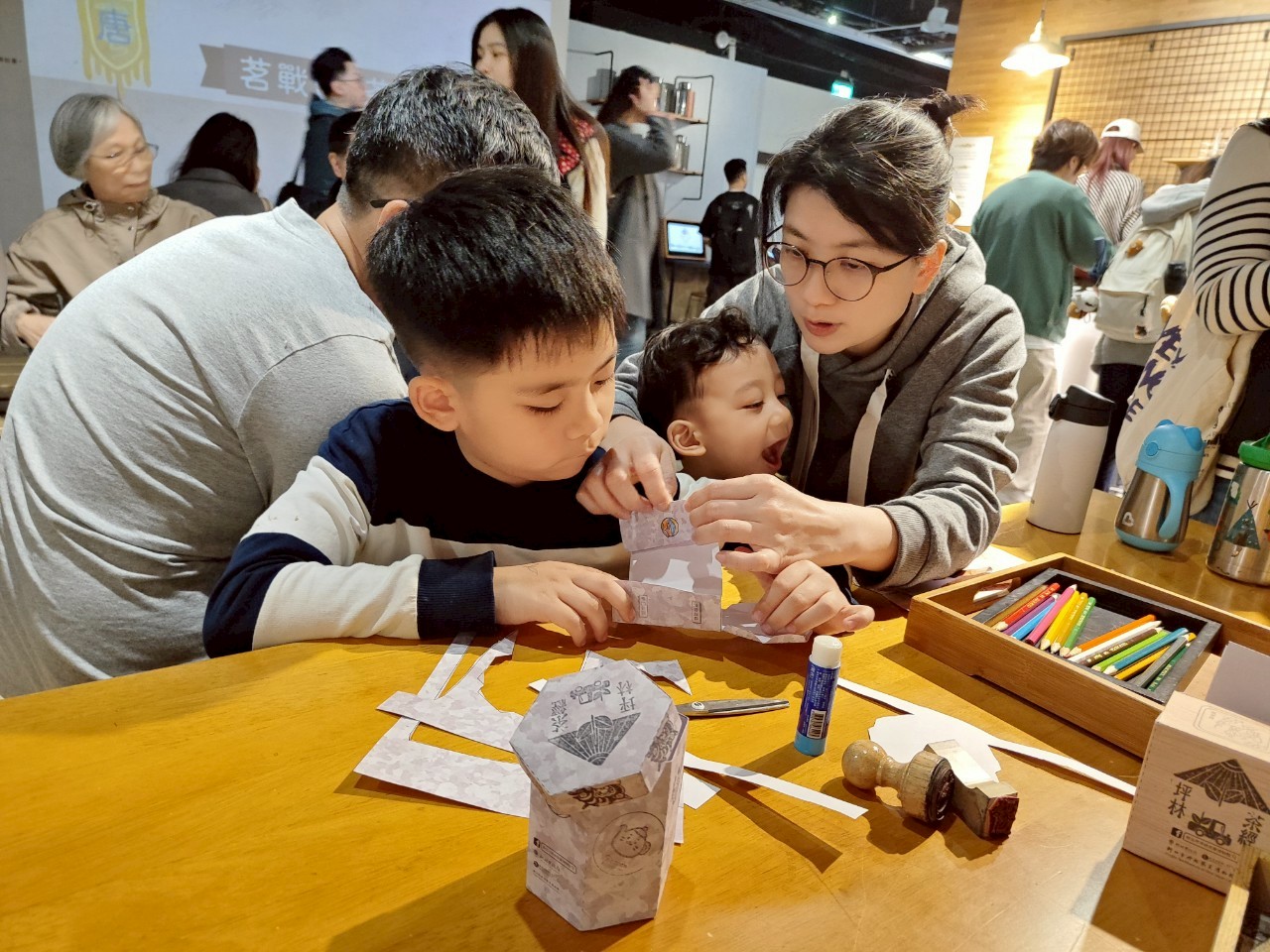 7月12日至20日茶博館推出「茶罐小怪獸手作工作坊」，邀請孩子發揮創造力設計茶包裝