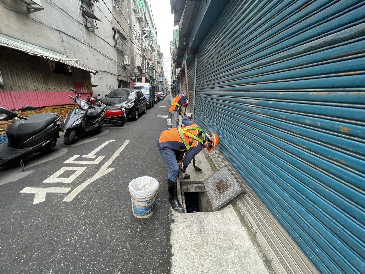 公所加強側溝清淤 避免颱風大雨產生淹水