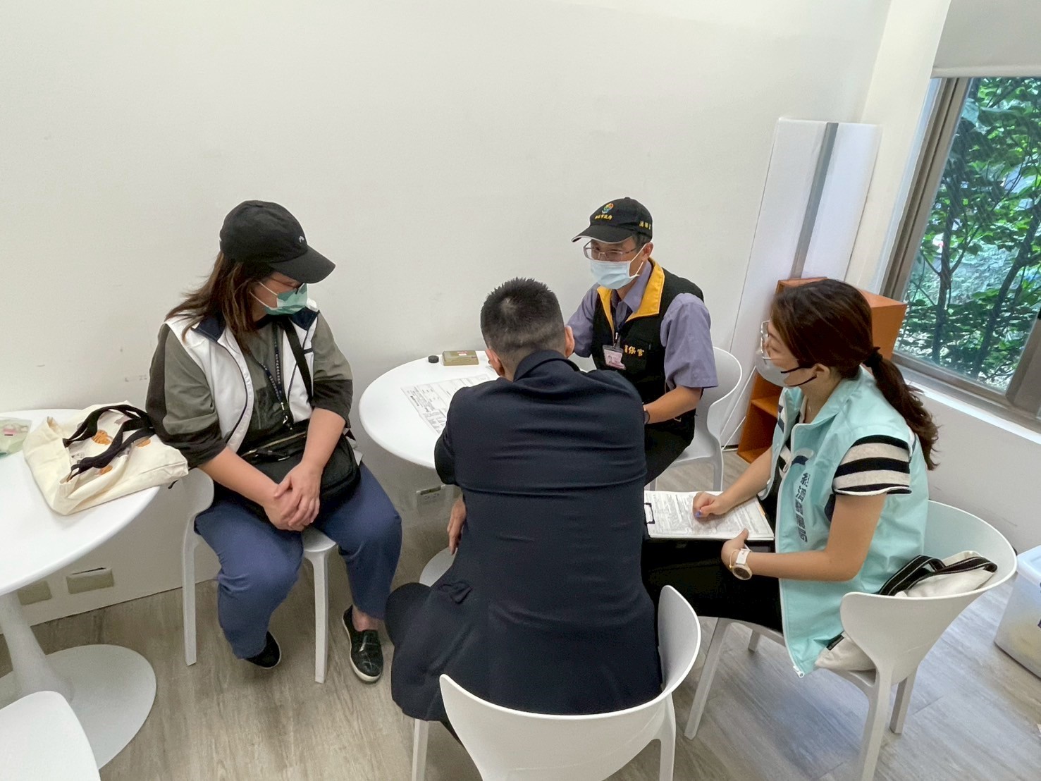 消保官會同市府環保局、經發局對新北市除塵蟎業者進行聯合稽查-1