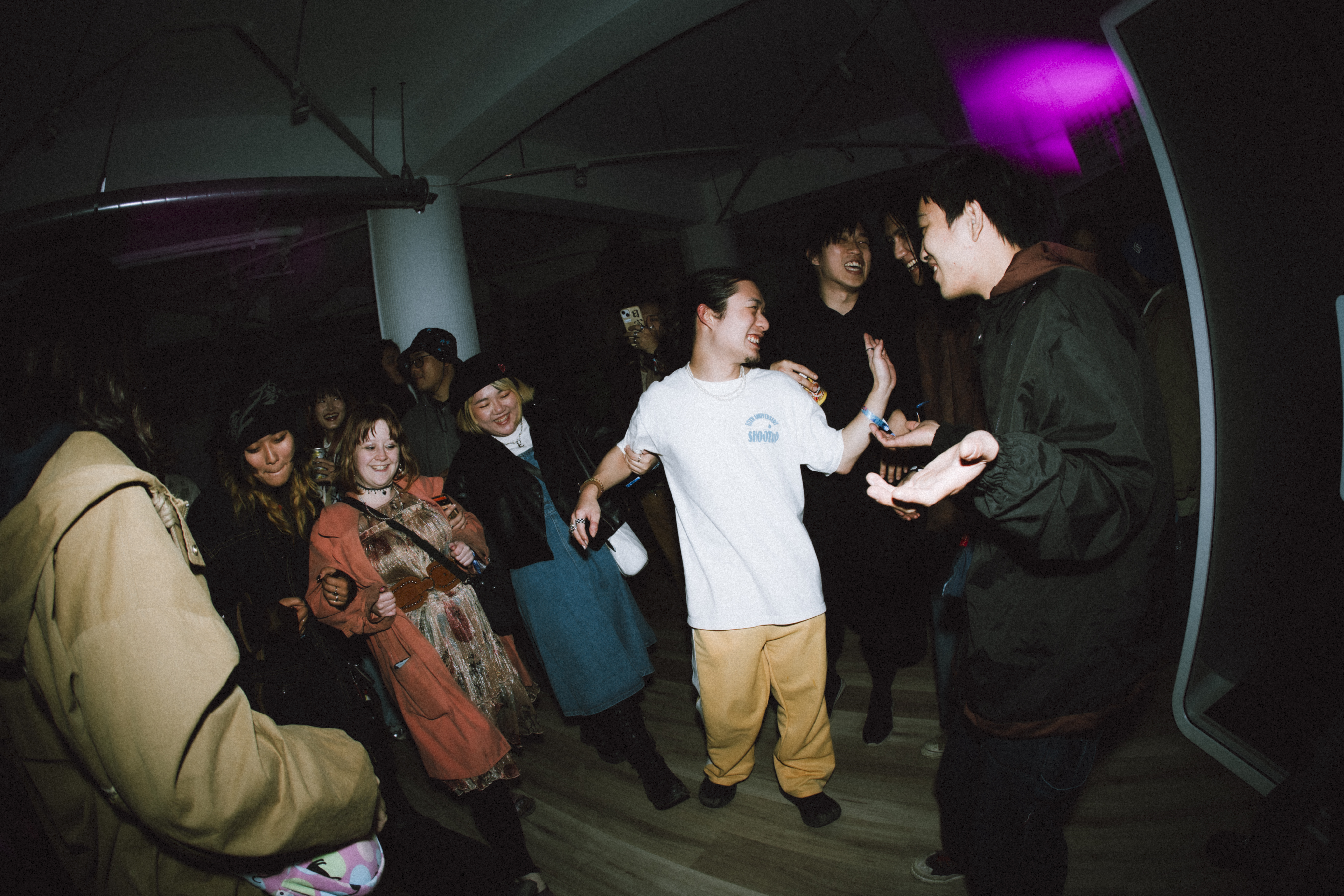《新新常》在新莊膠囊工作站推出，讓年輕人透過音樂走進廟街、認識新莊。