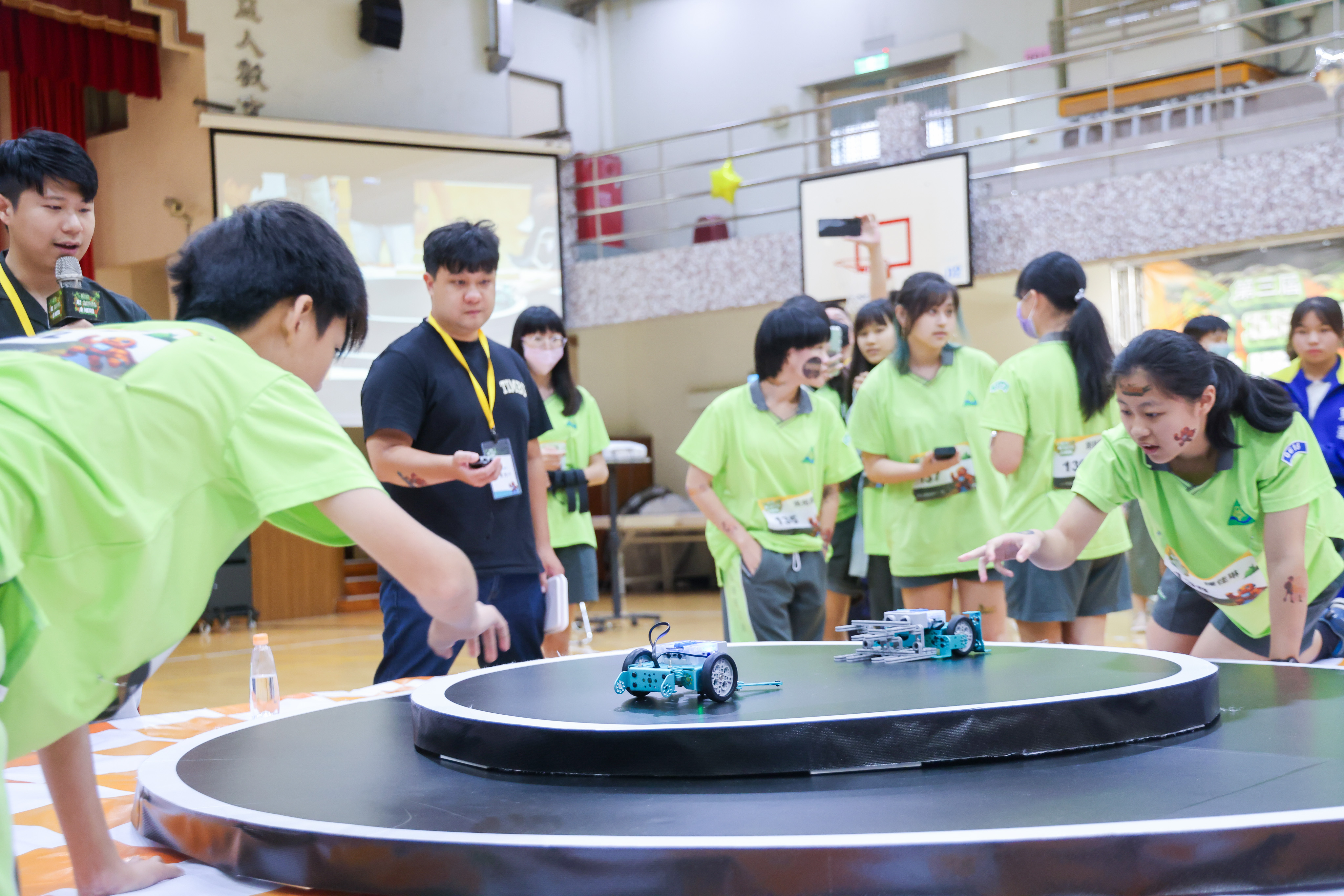 新北市6年來投入約30億元建置智慧教室，落實教育平權。