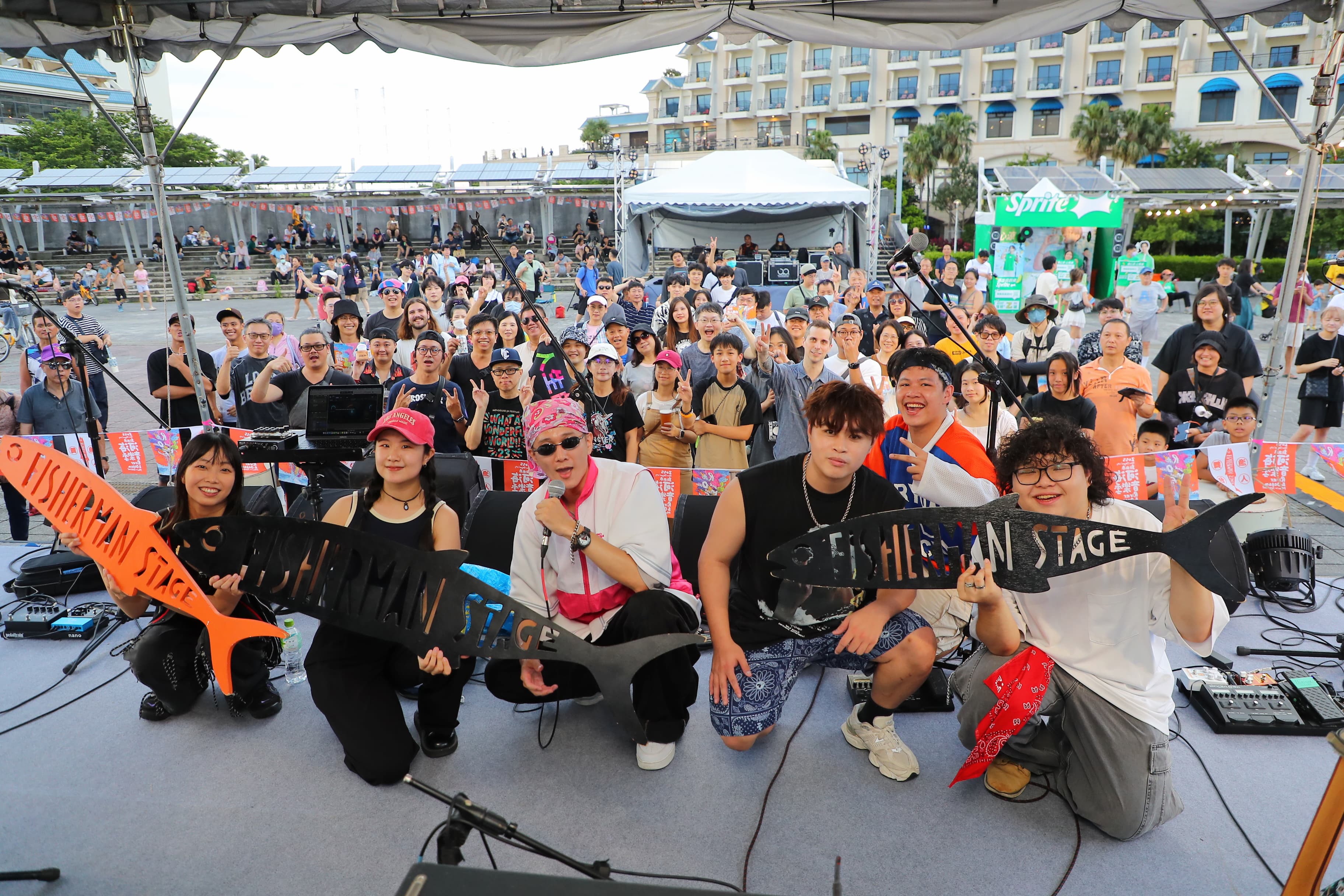  「來者何人」的音樂引領樂迷遨遊嘻哈臺客的古怪浪漫！