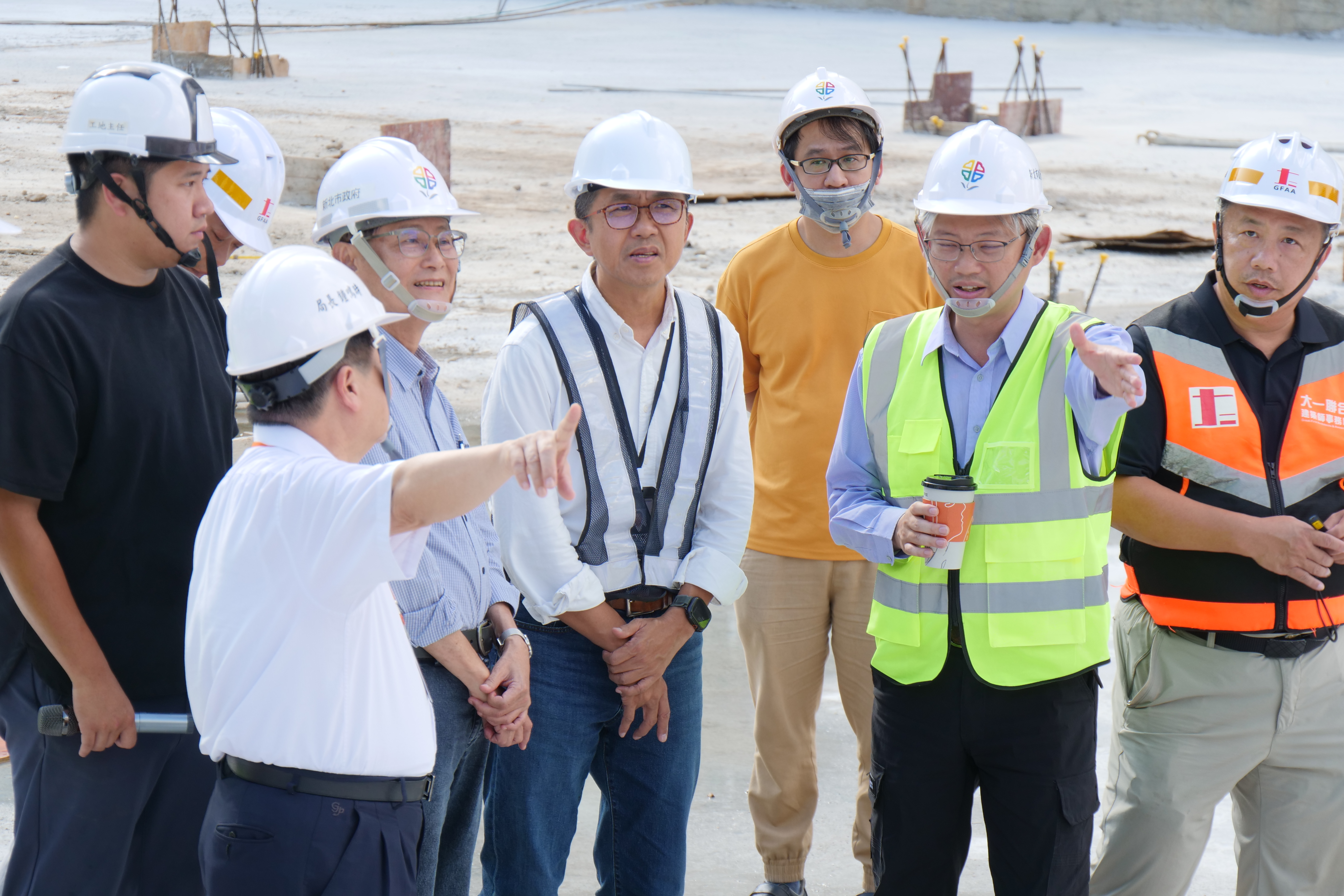 新北市副市長陳純敬日前再度視察永平國小地下停車場工程