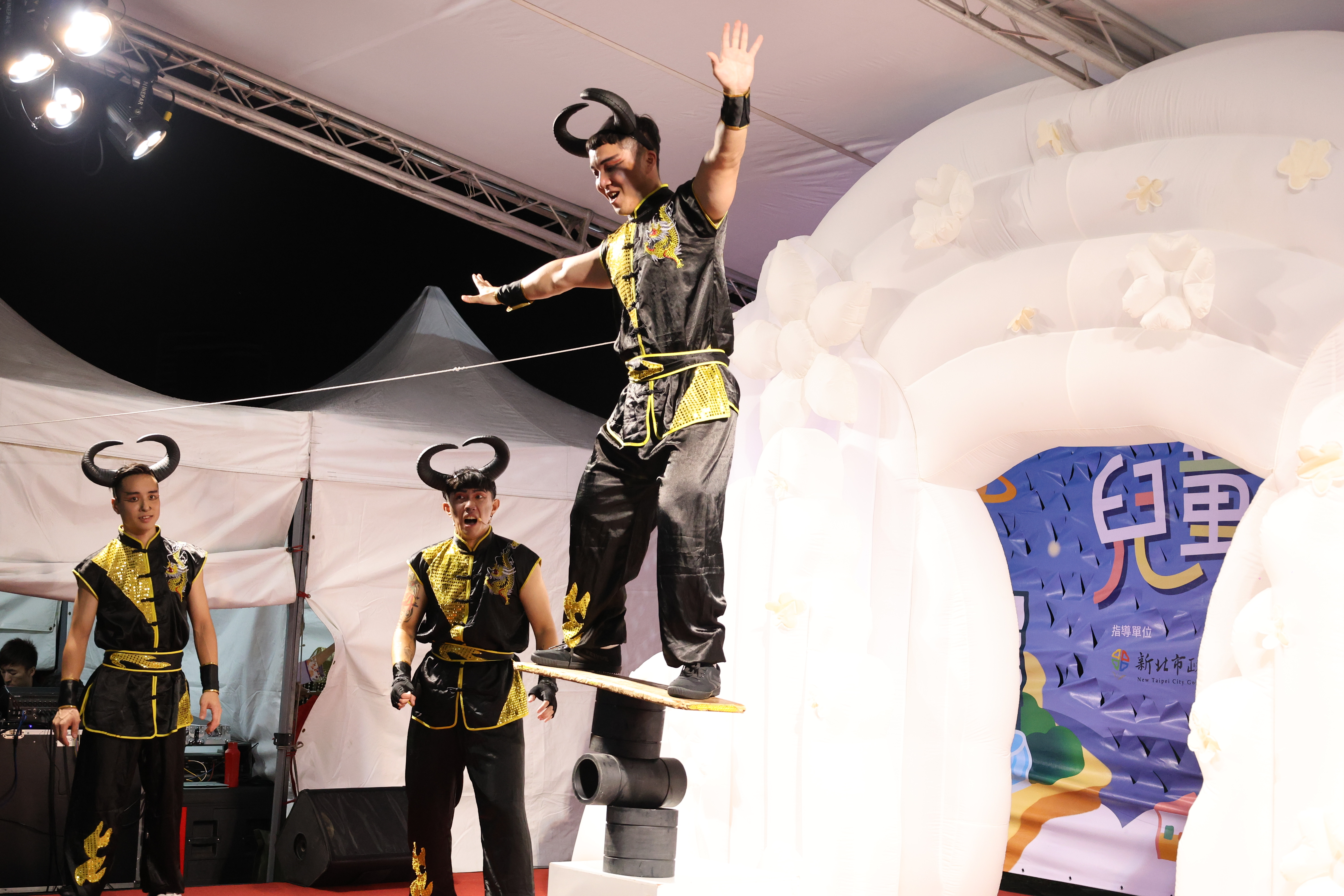 好玩的劇團精彩特技表演