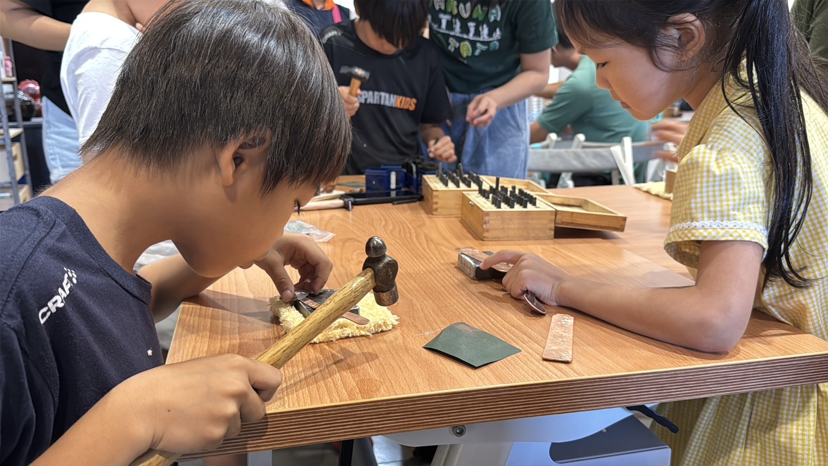 「職人小學堂」手作體驗金工鍛敲
