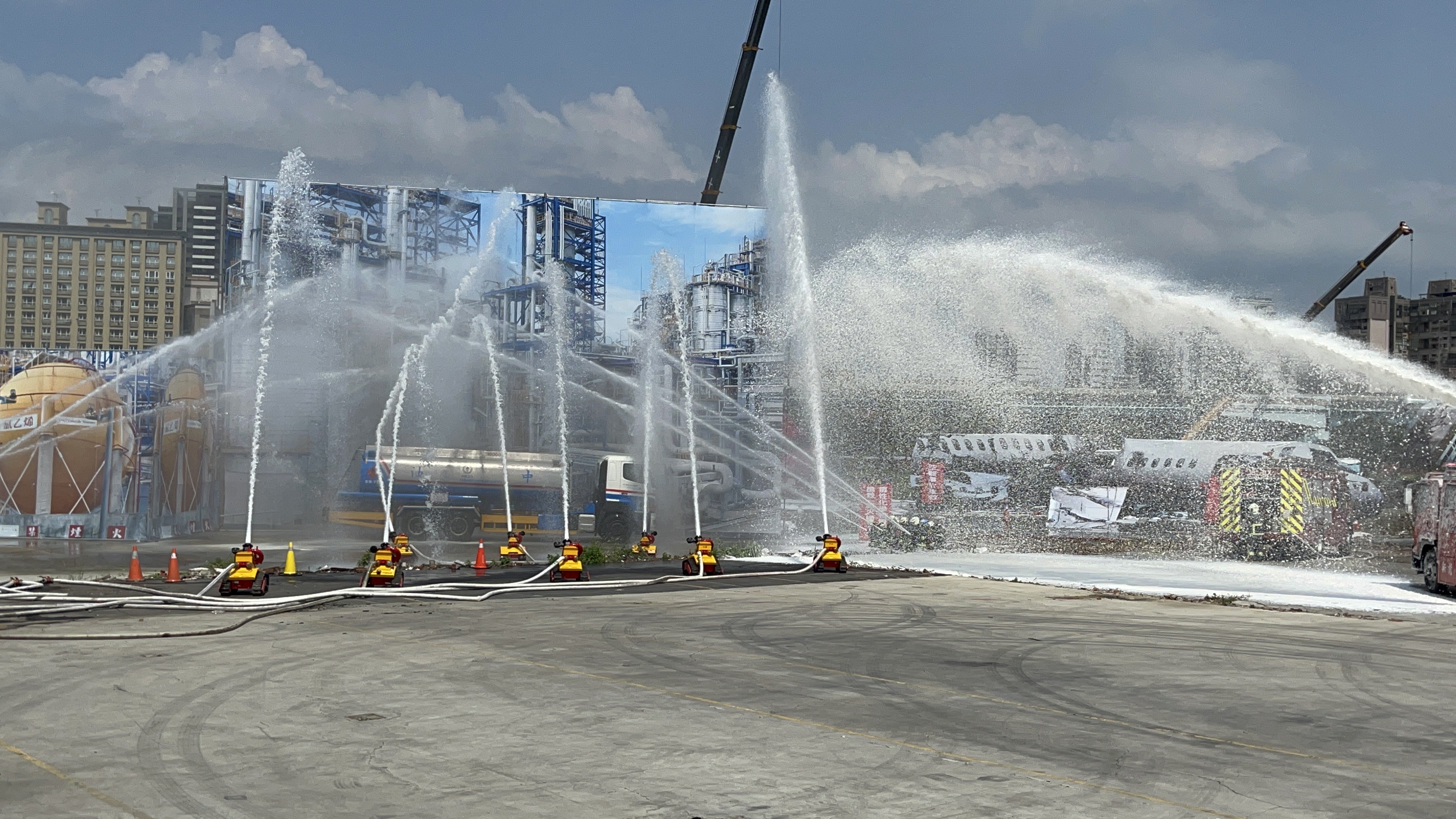 導入科技智慧機器人救災