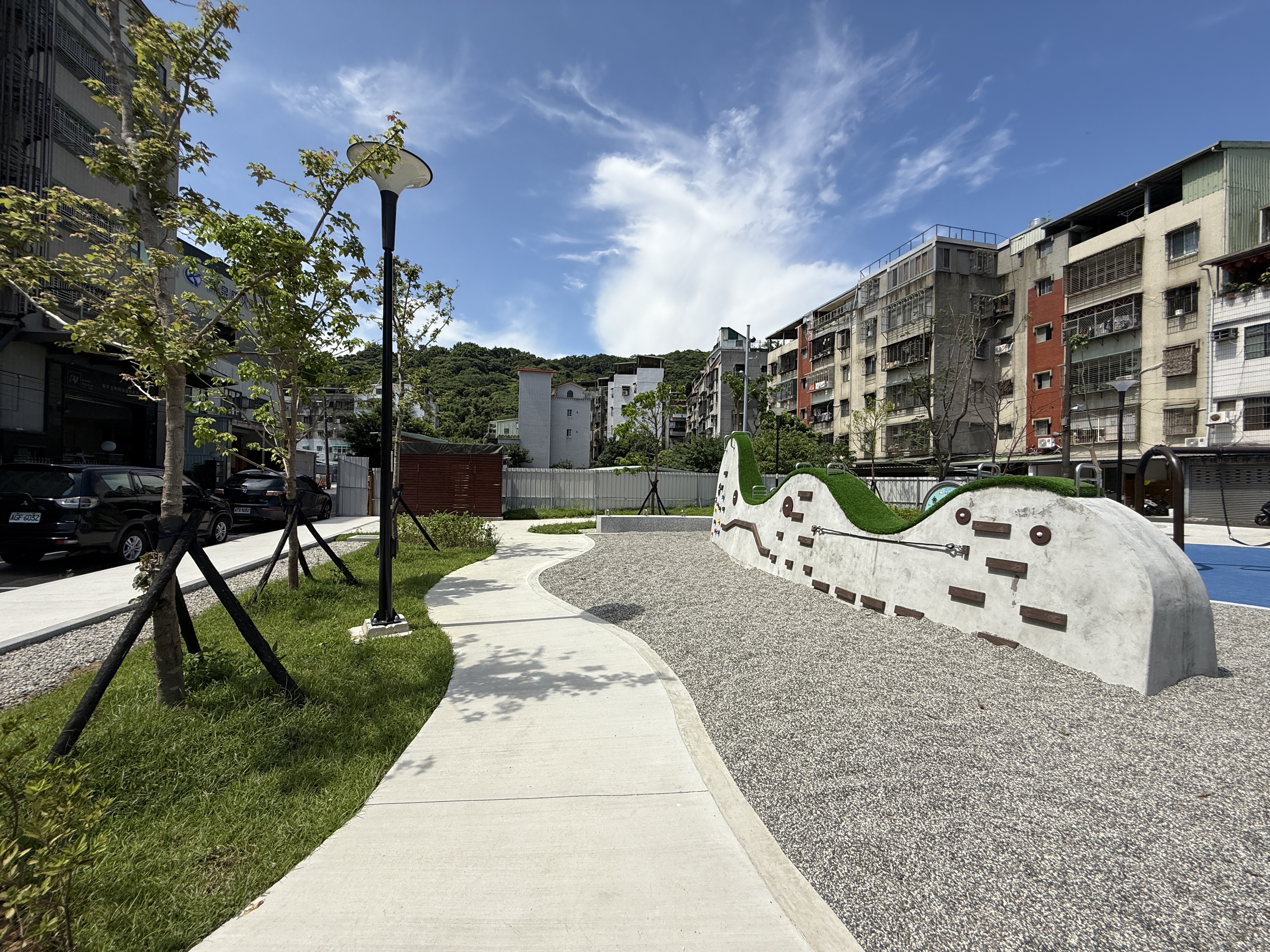 新工處打造泰山區憲訓公園已完工，近日正式開放啟用，完善在地休憩與活動空間。