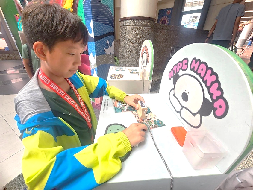 3.【小圓麵包最萌章】大朋友小朋友一起集章趣！和小圓麵包共遊客家文化園區！