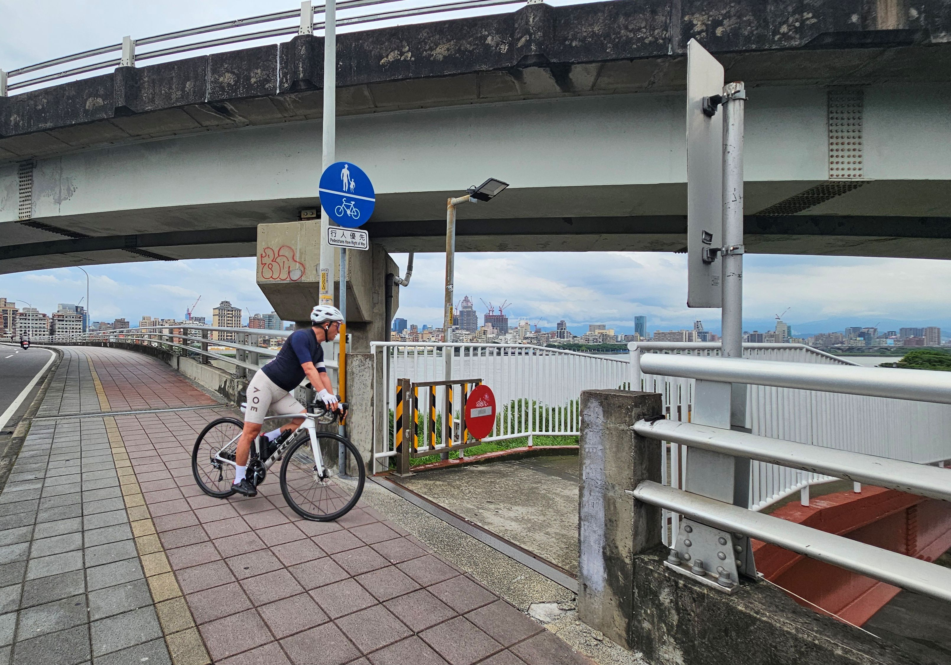 台北橋及自行車牽引道管制位置