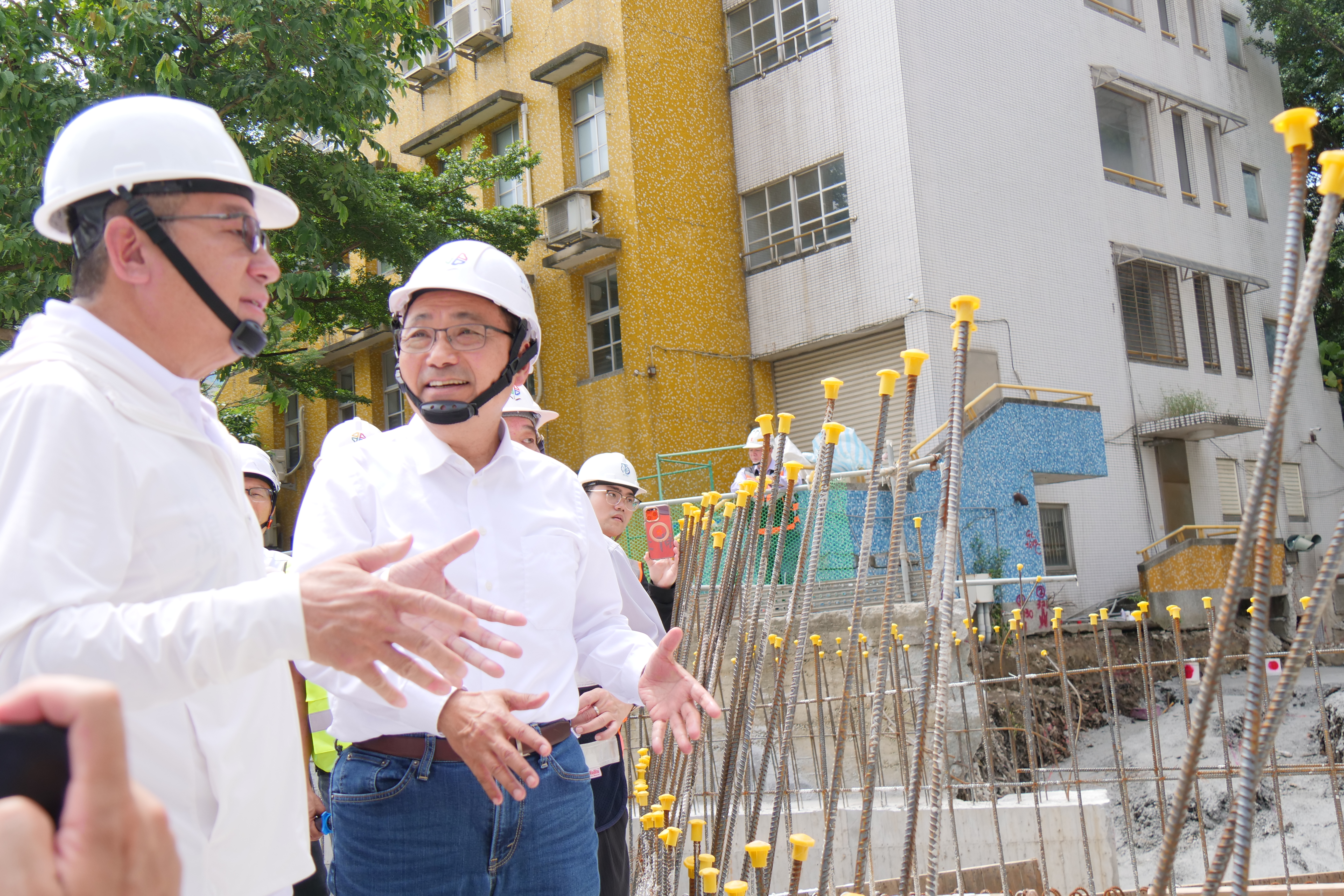 侯市長今天視察永和區永平國小地下停車場工程